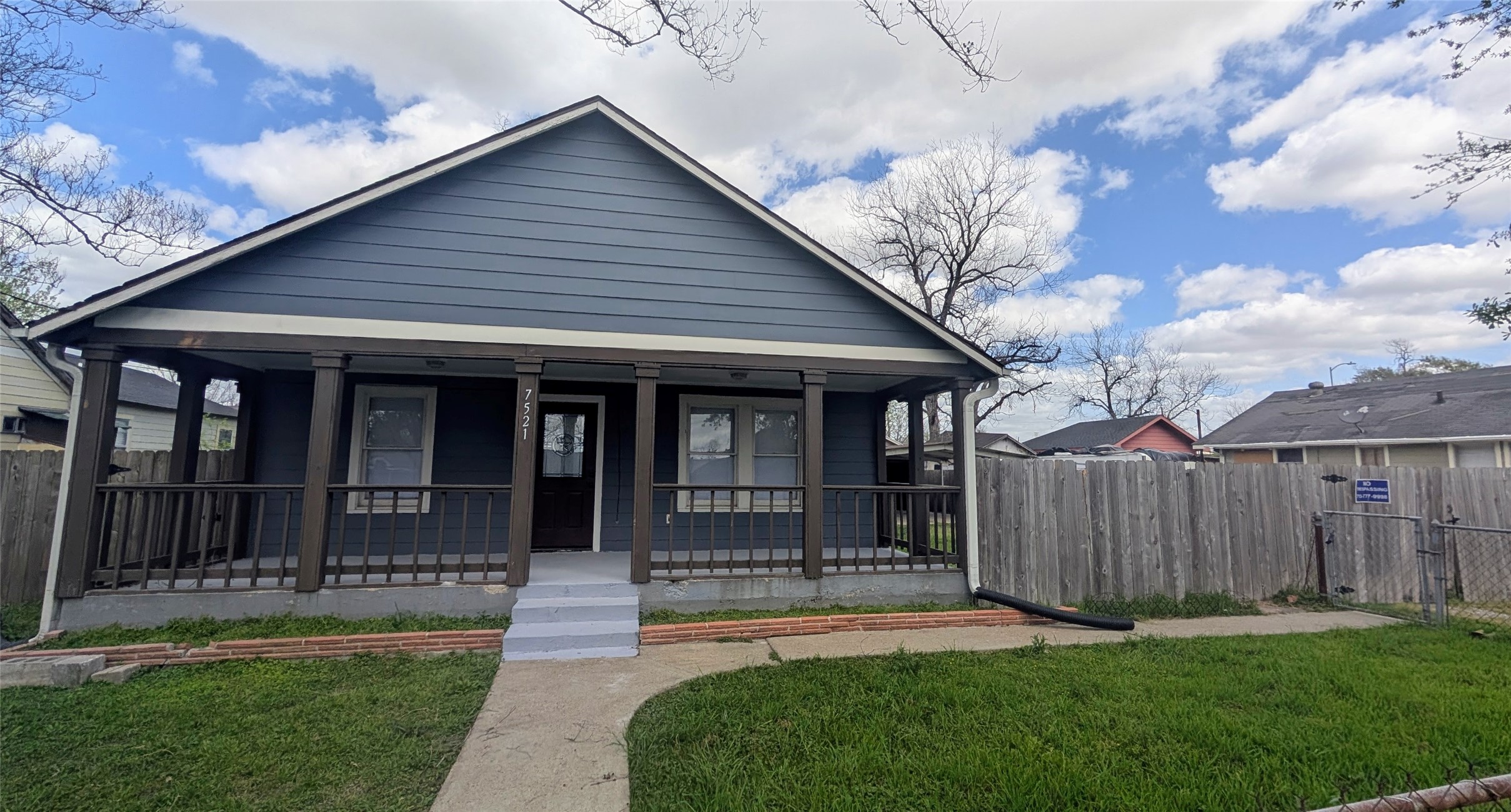 7521 Laredo Street Property Photo 1