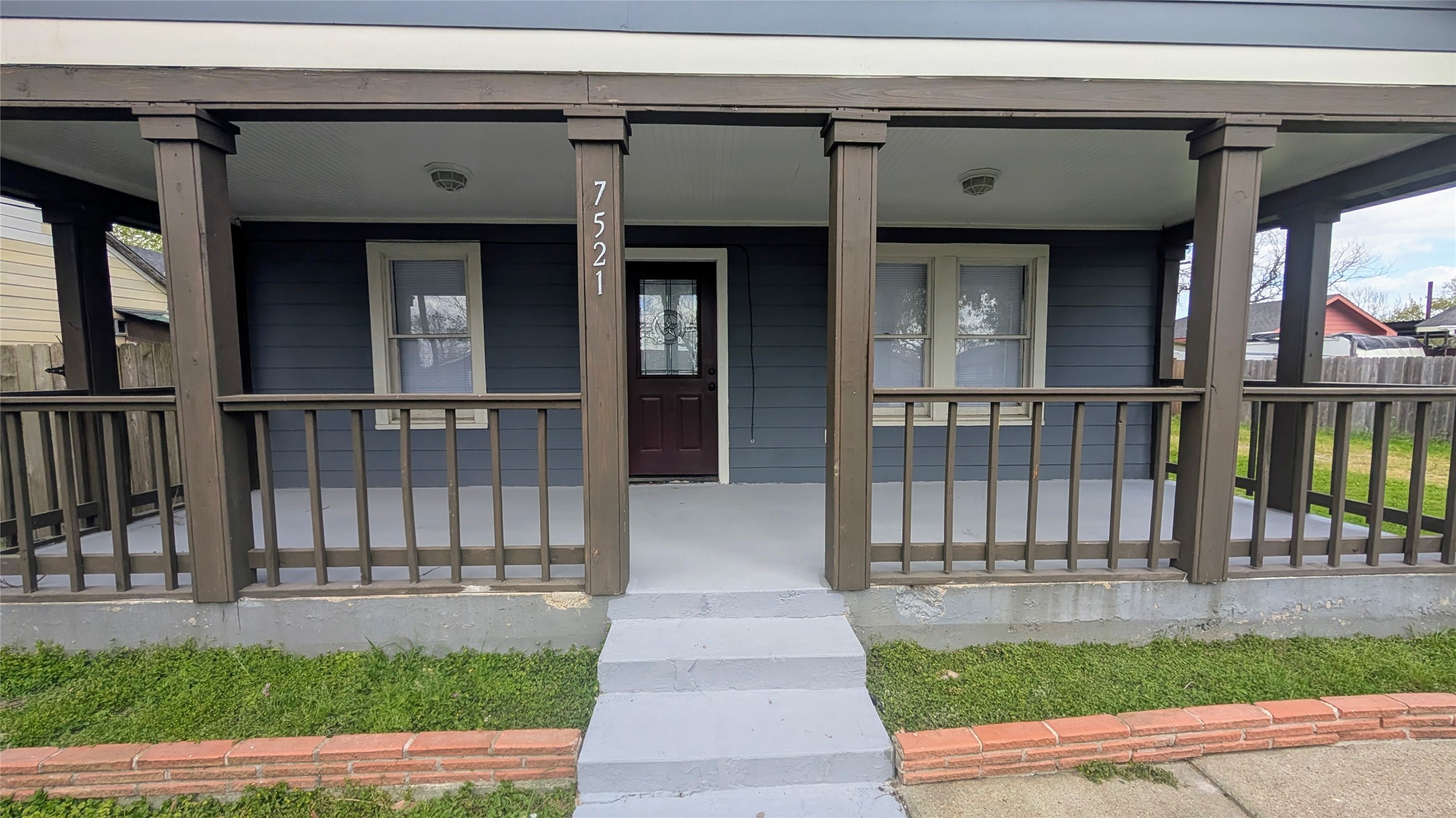 7521 Laredo Street Property Photo 2
