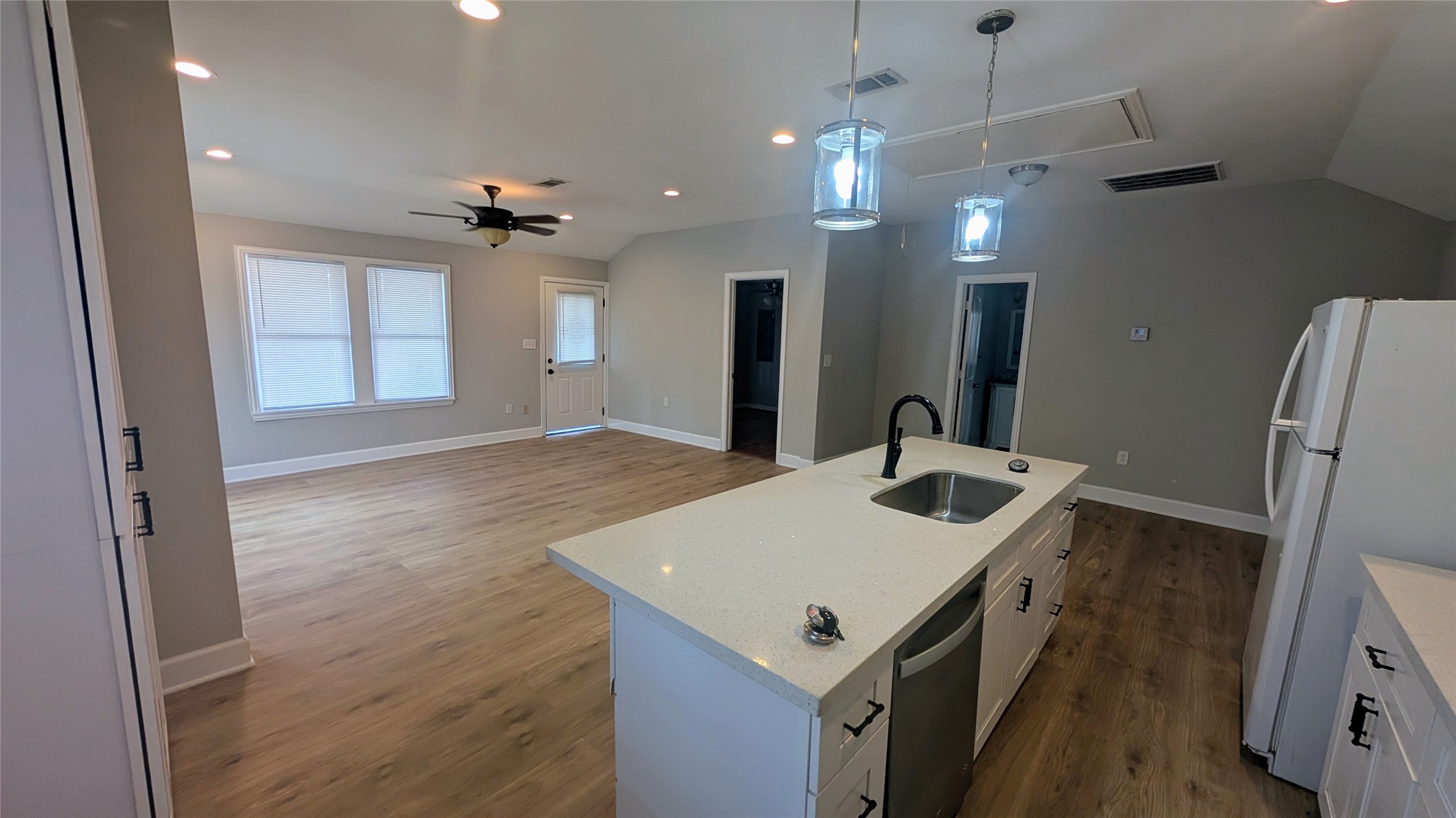 7521 Laredo Street Property Photo 3