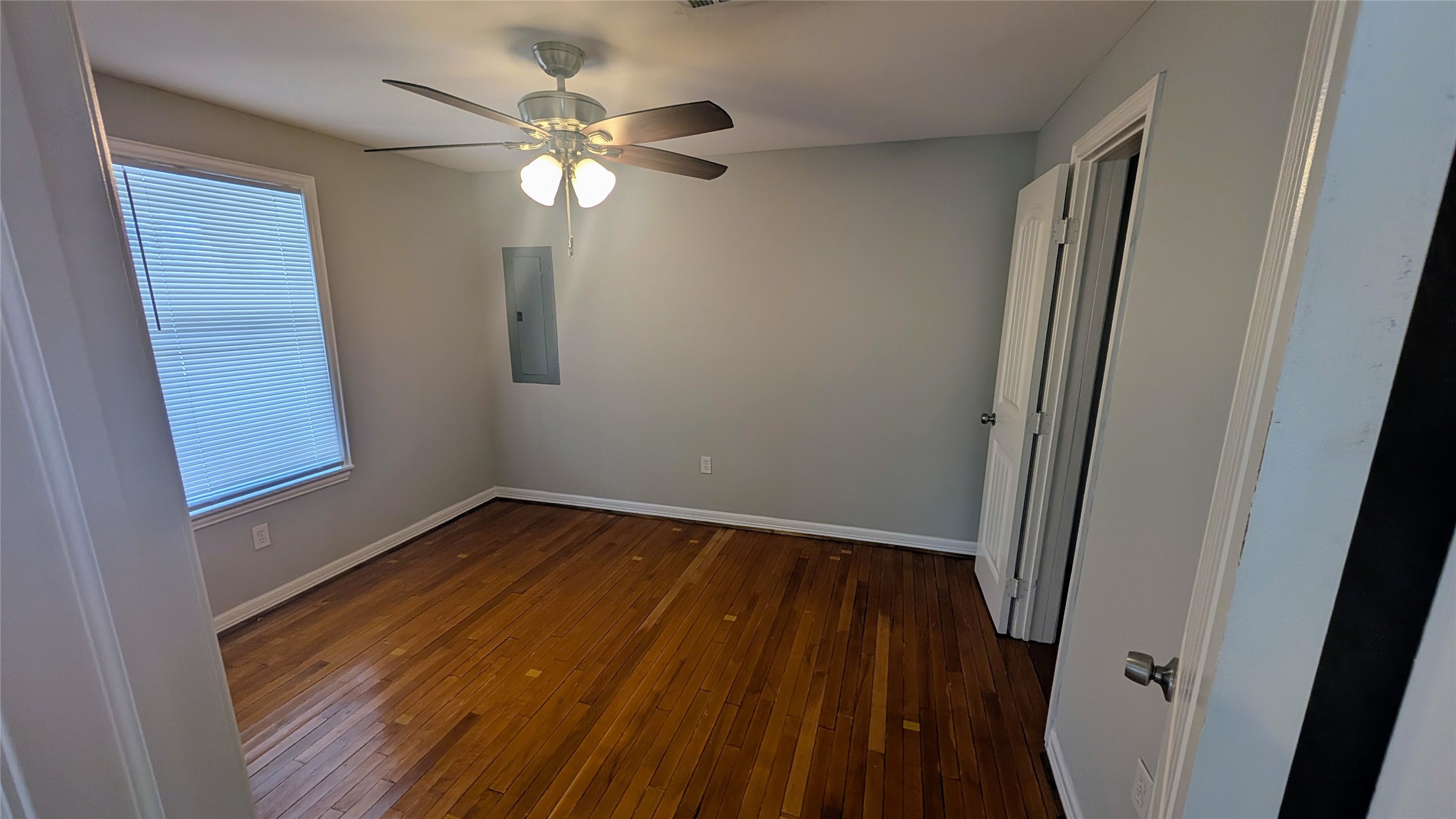 7521 Laredo Street Property Photo 5