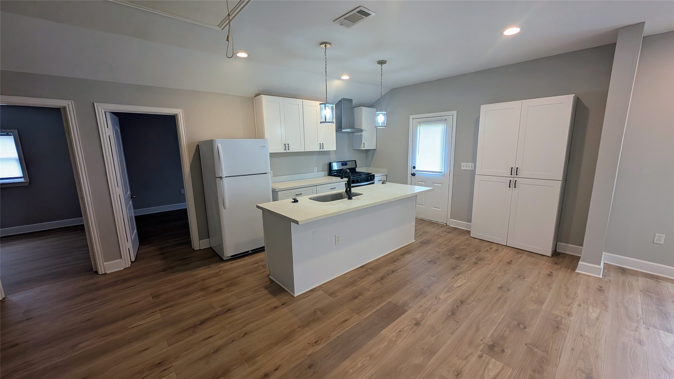 7521 Laredo Street Property Photo 7