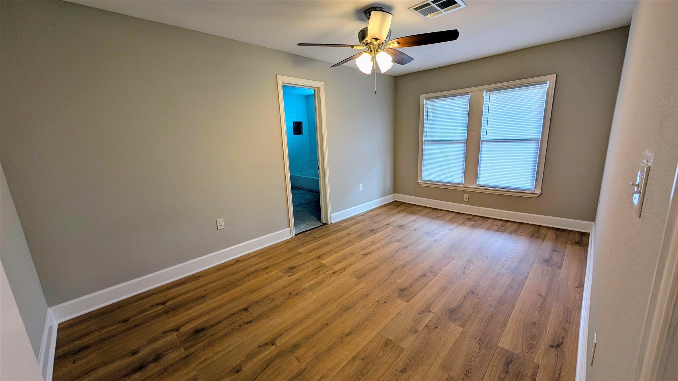 7521 Laredo Street Property Photo 9