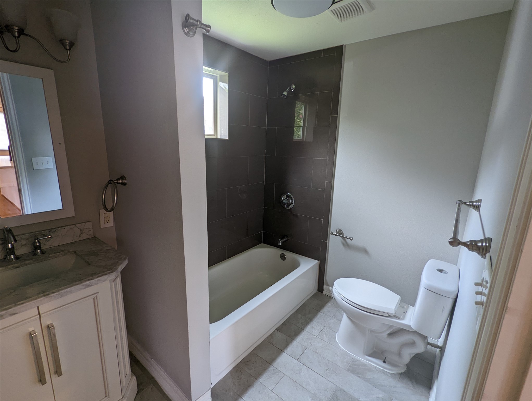 7521 Laredo Street Property Photo 15