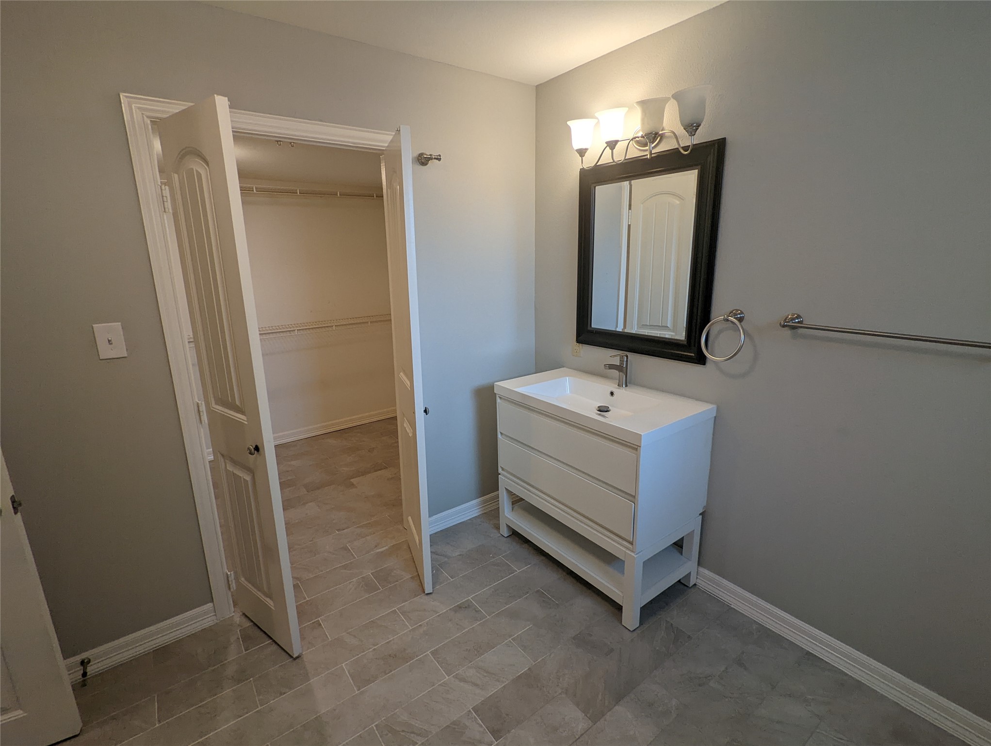 7521 Laredo Street Property Photo 18