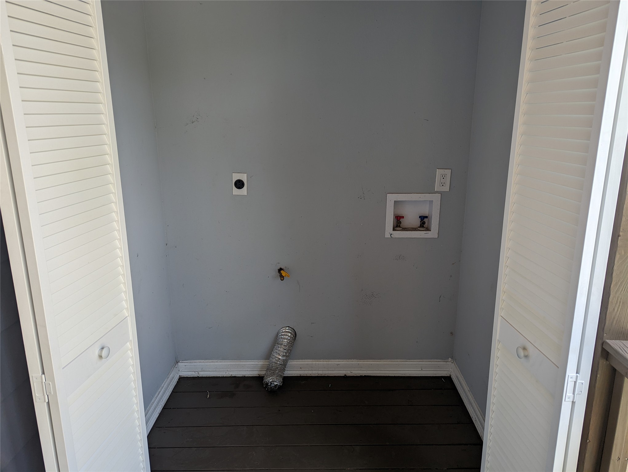 7521 Laredo Street Property Photo 21