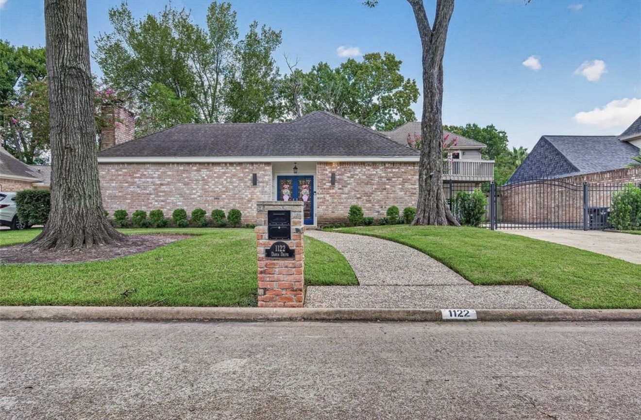 1122 Daria Drive Property Photo 1