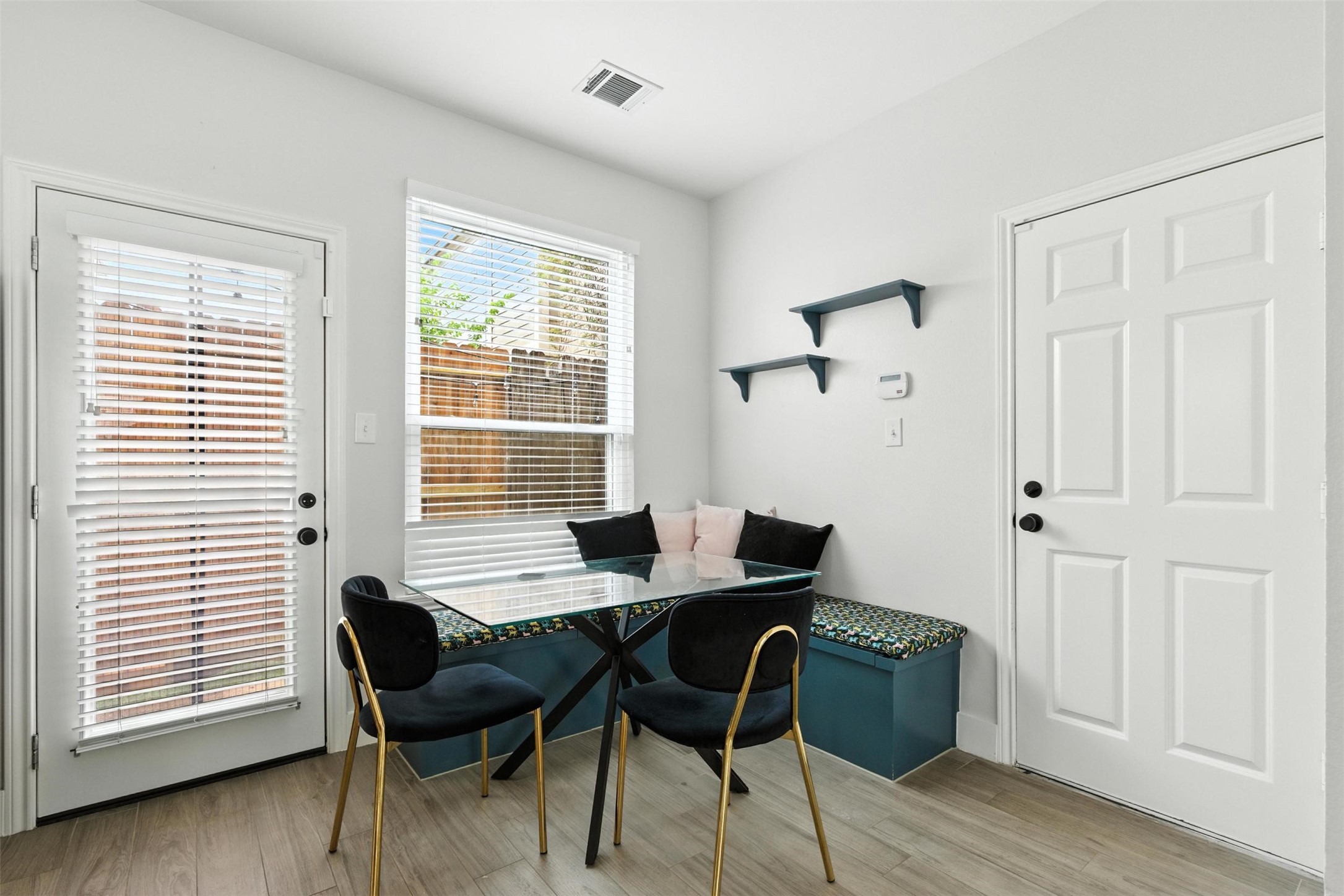 2020 Bailey Street Property Photo 8