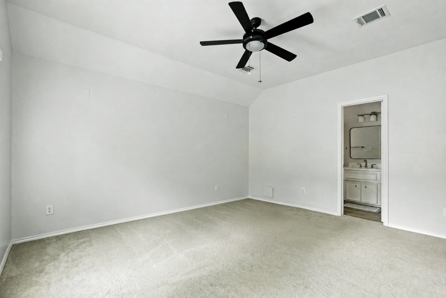 2020 Bailey Street Property Photo 14