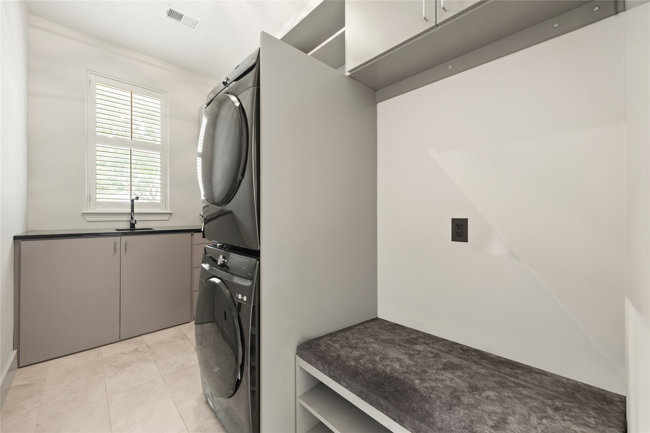 7002 Champions Centre Court Property Photo 27