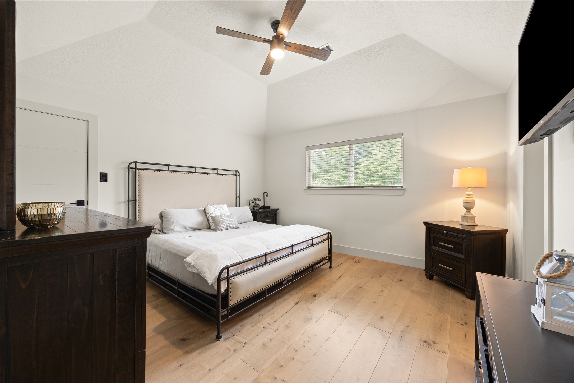 7002 Champions Centre Court Property Photo 32