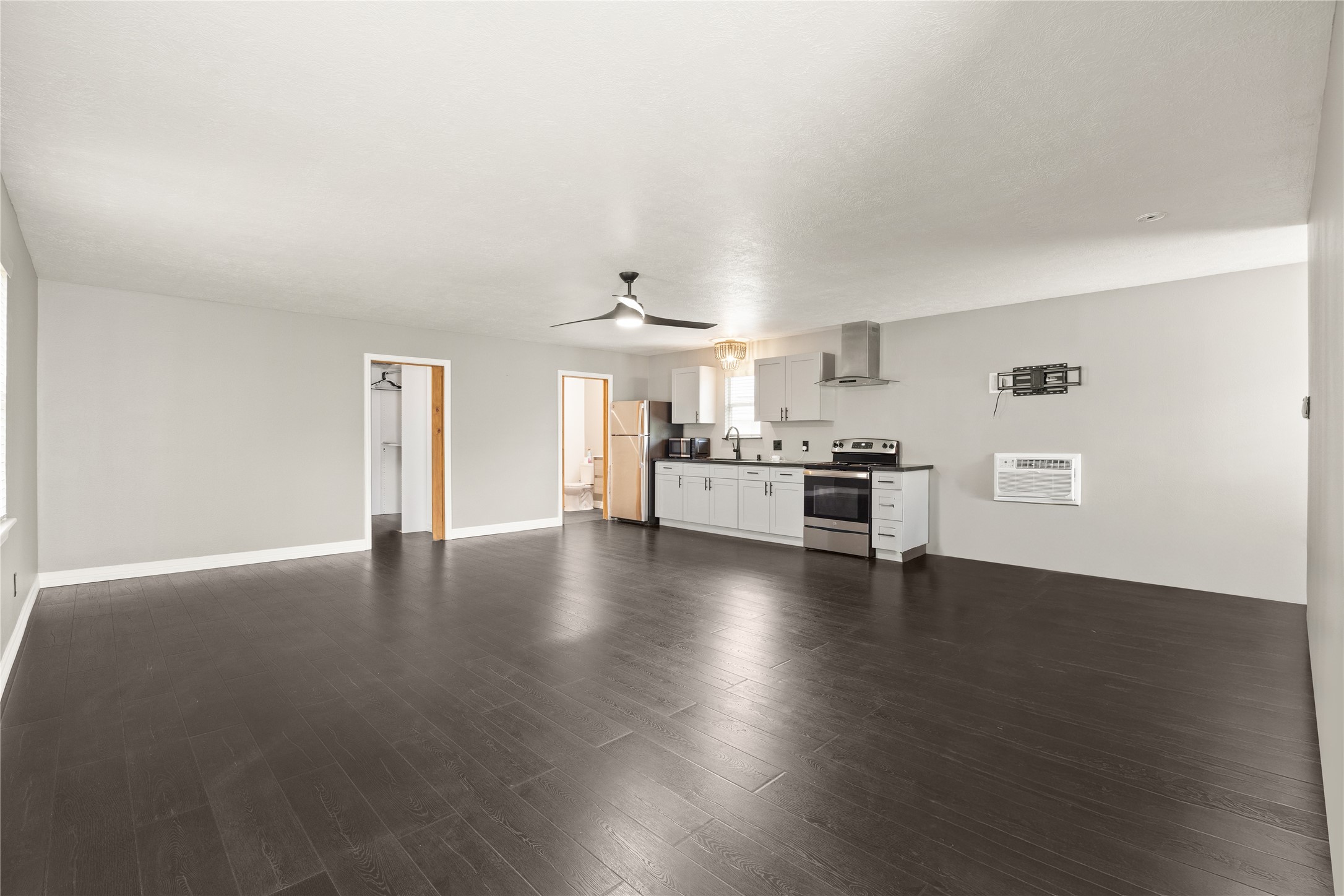 7002 Champions Centre Court Property Photo 40