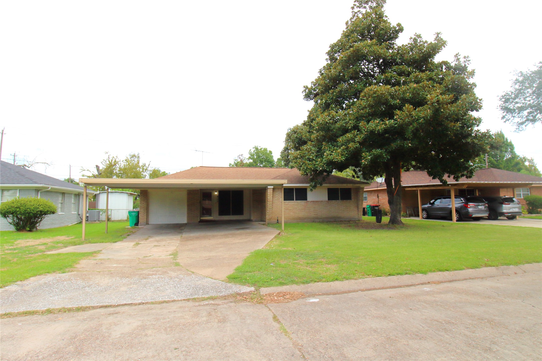 402 Chandler Drive Property Photo 1