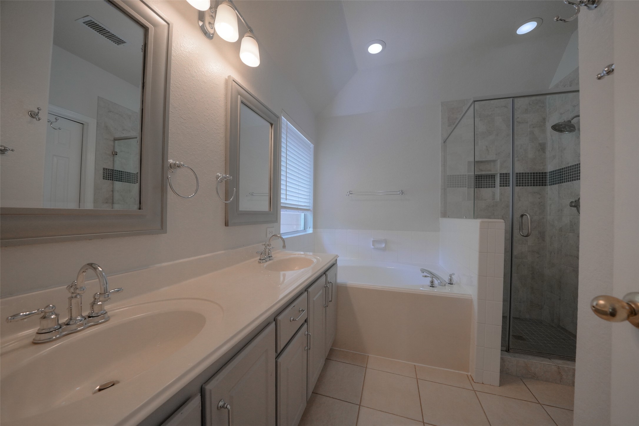 23 Endor Forest Place Property Photo 16