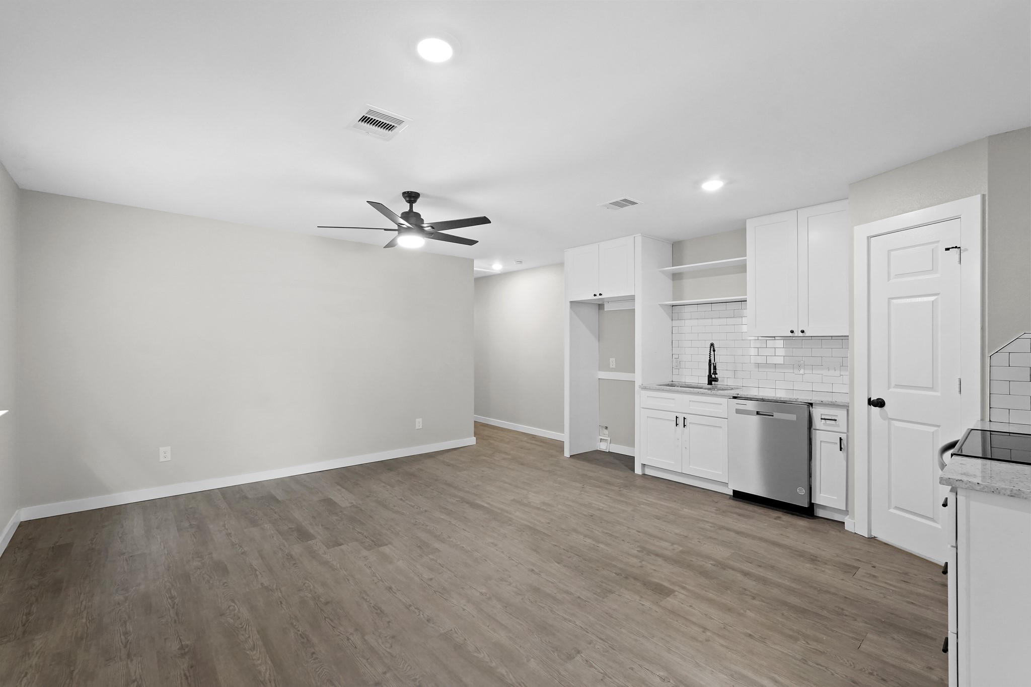 6121 Ridgemont Street B Property Photo 1