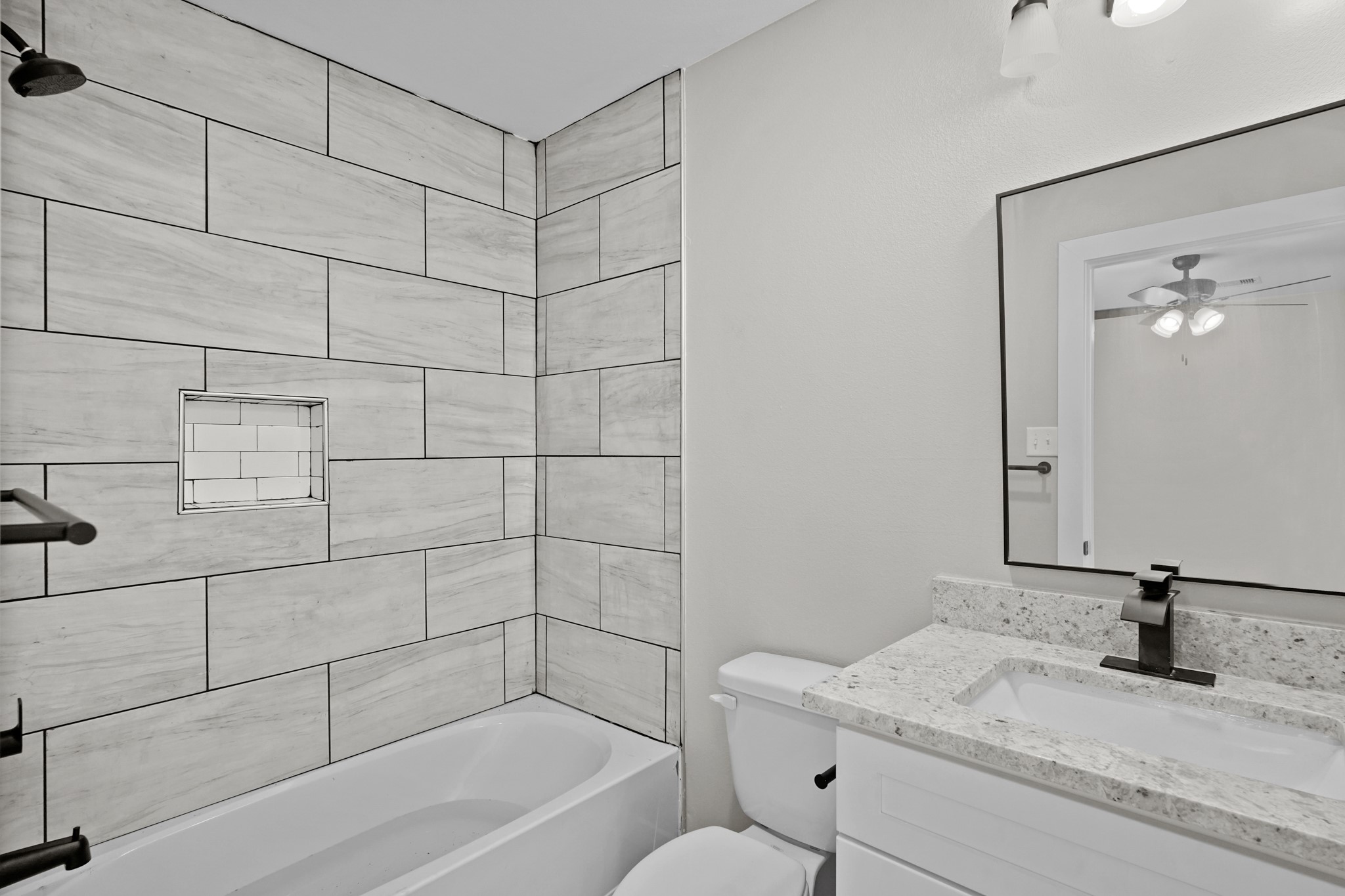6121 Ridgemont Street B Property Photo 7