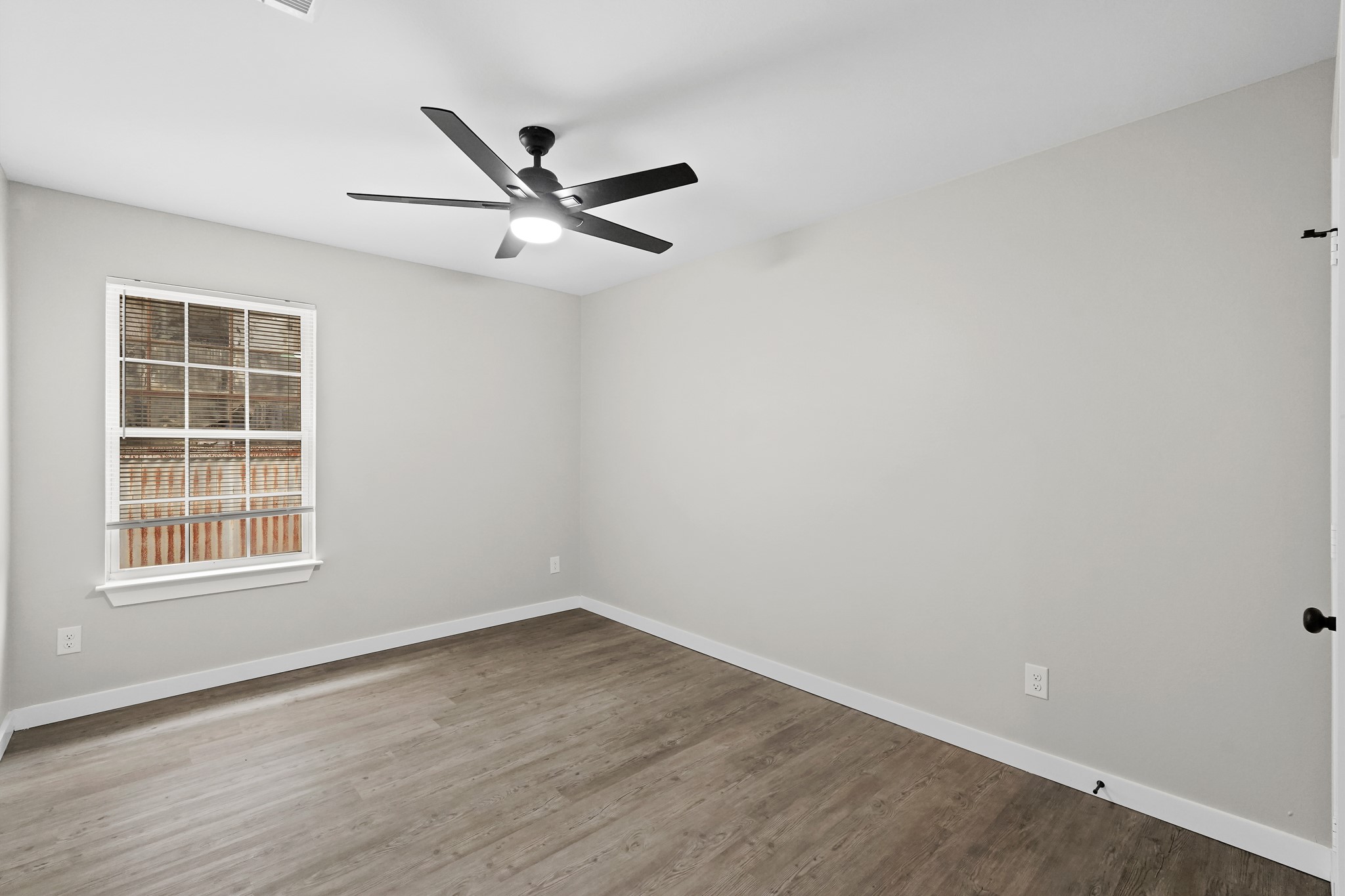 6121 Ridgemont Street B Property Photo 9