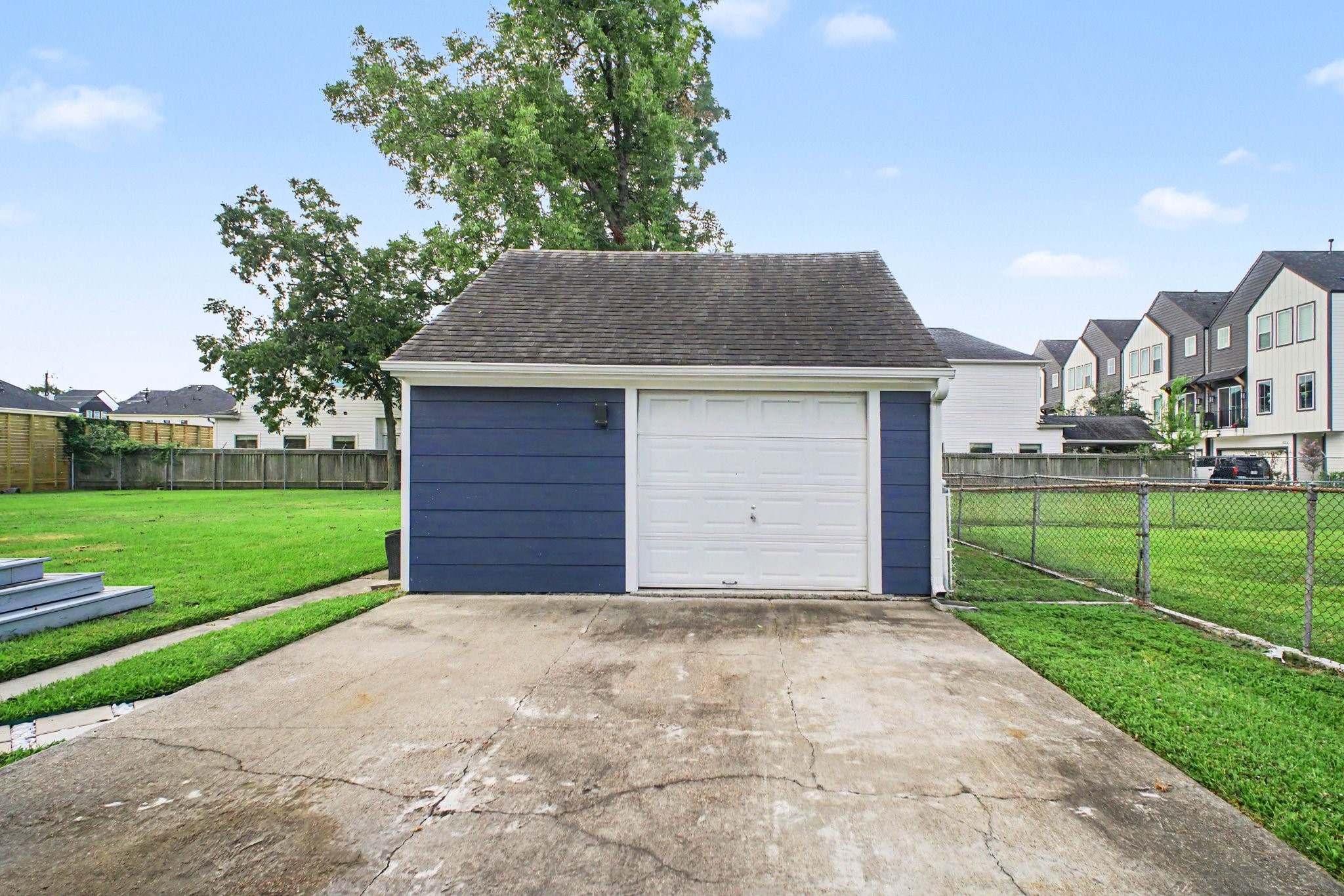 801 Woodcrest Drive Property Photo 22