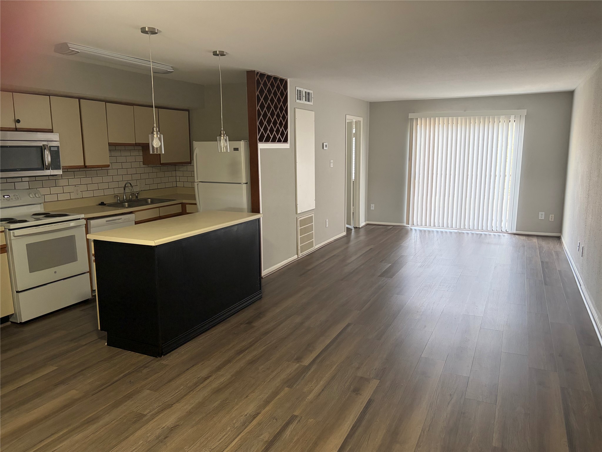 6107 Snug Harbor Drive 6207 Property Photo 1