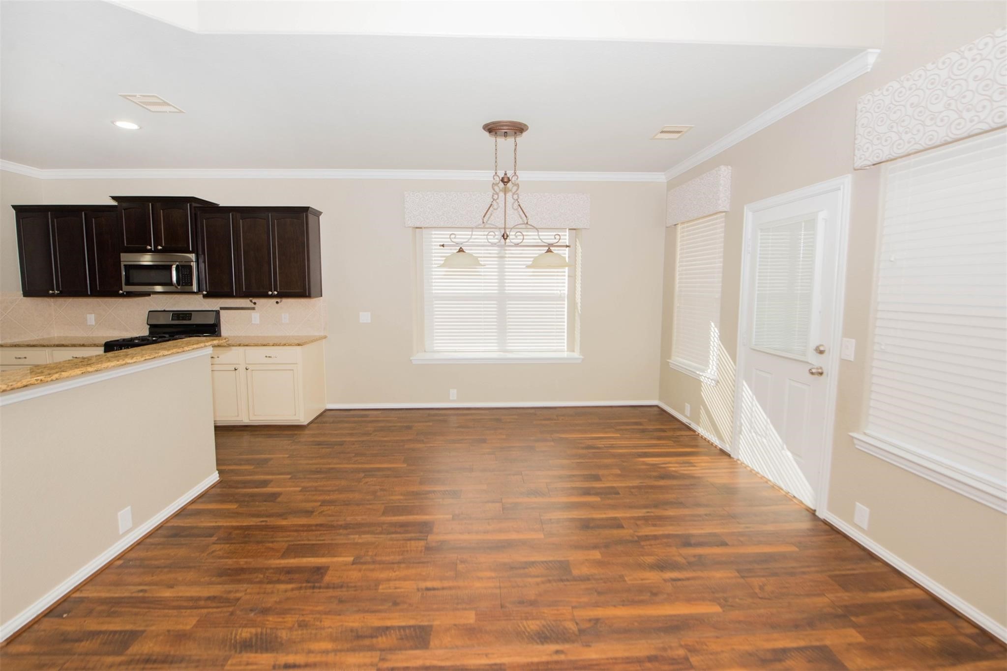17422 Aldenwilds Lane Property Photo 9