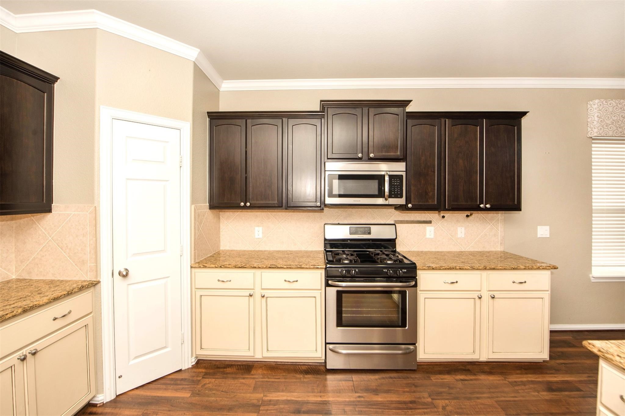17422 Aldenwilds Lane Property Photo 11