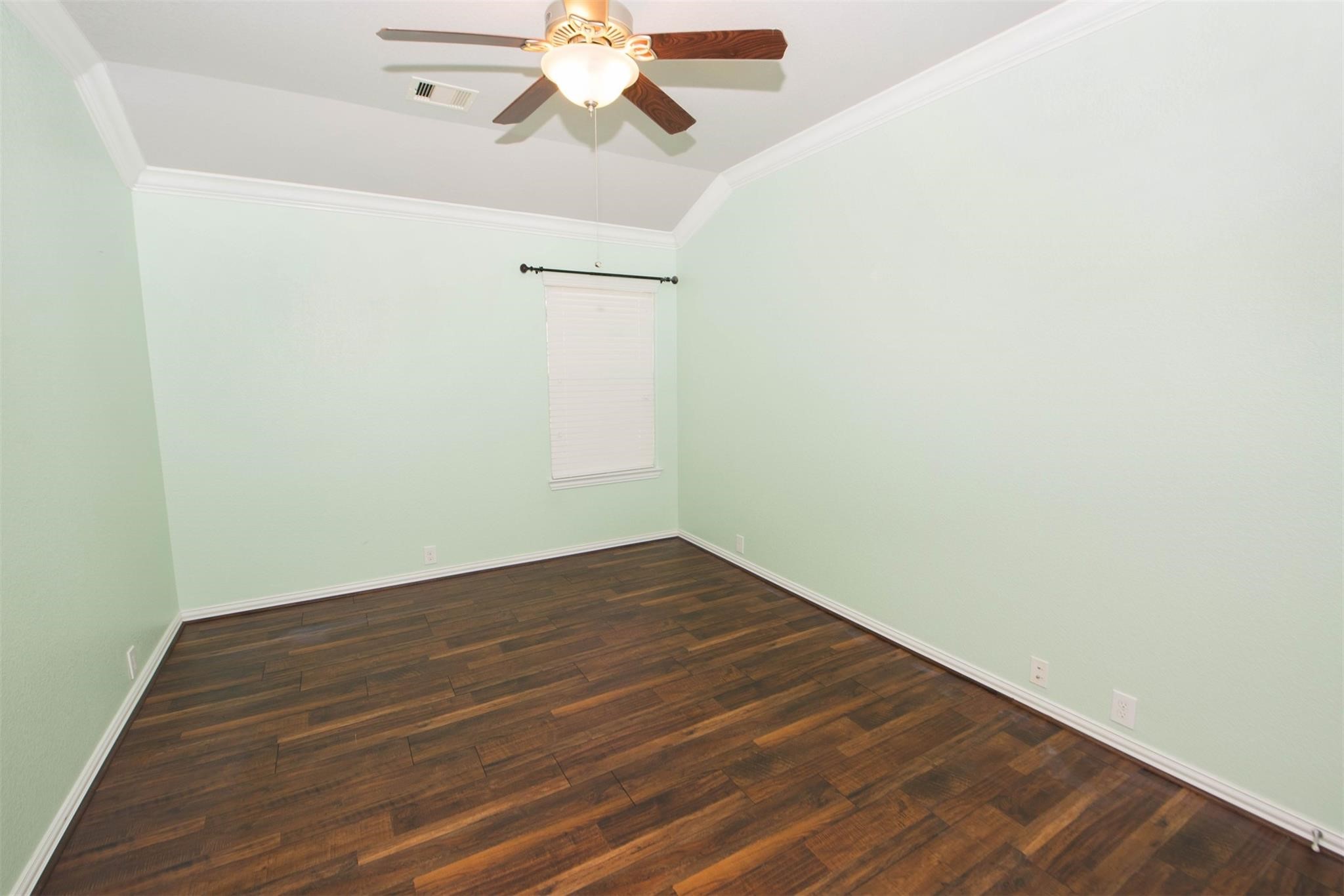 17422 Aldenwilds Lane Property Photo 19