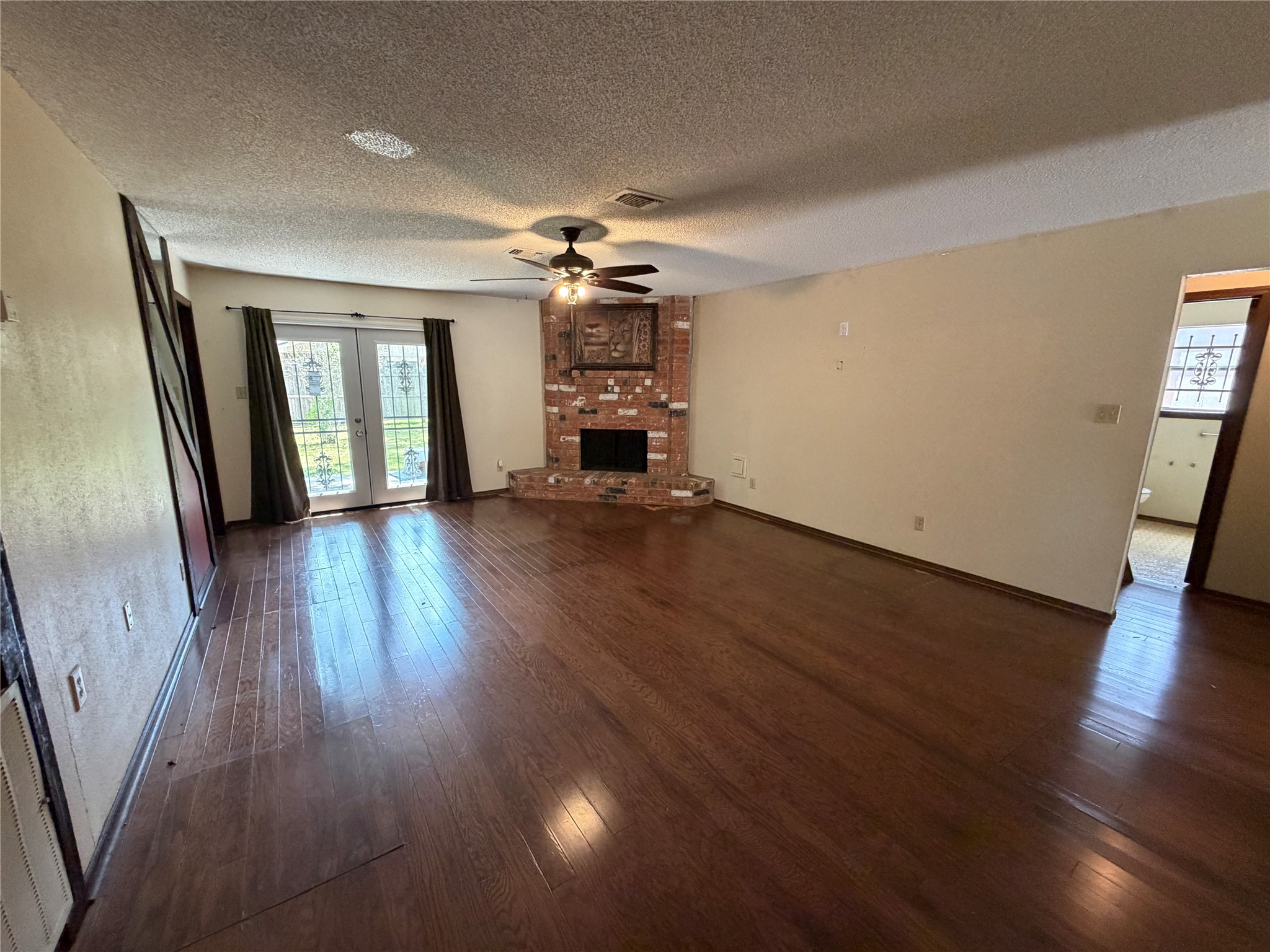 20006 Timber Forest Drive Property Photo 7
