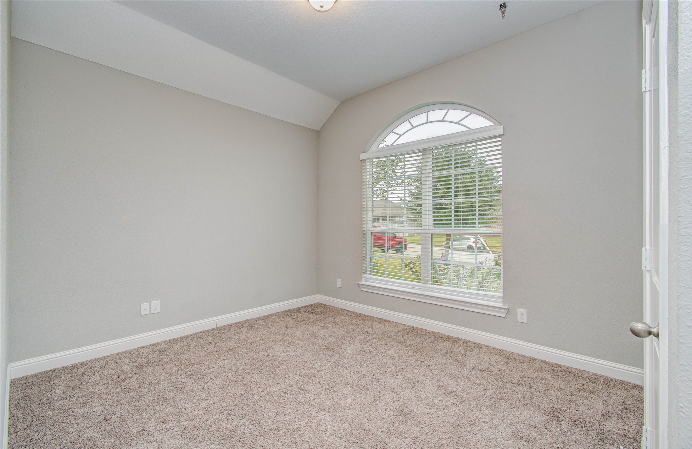 19029 Villa Lane Property Photo 4