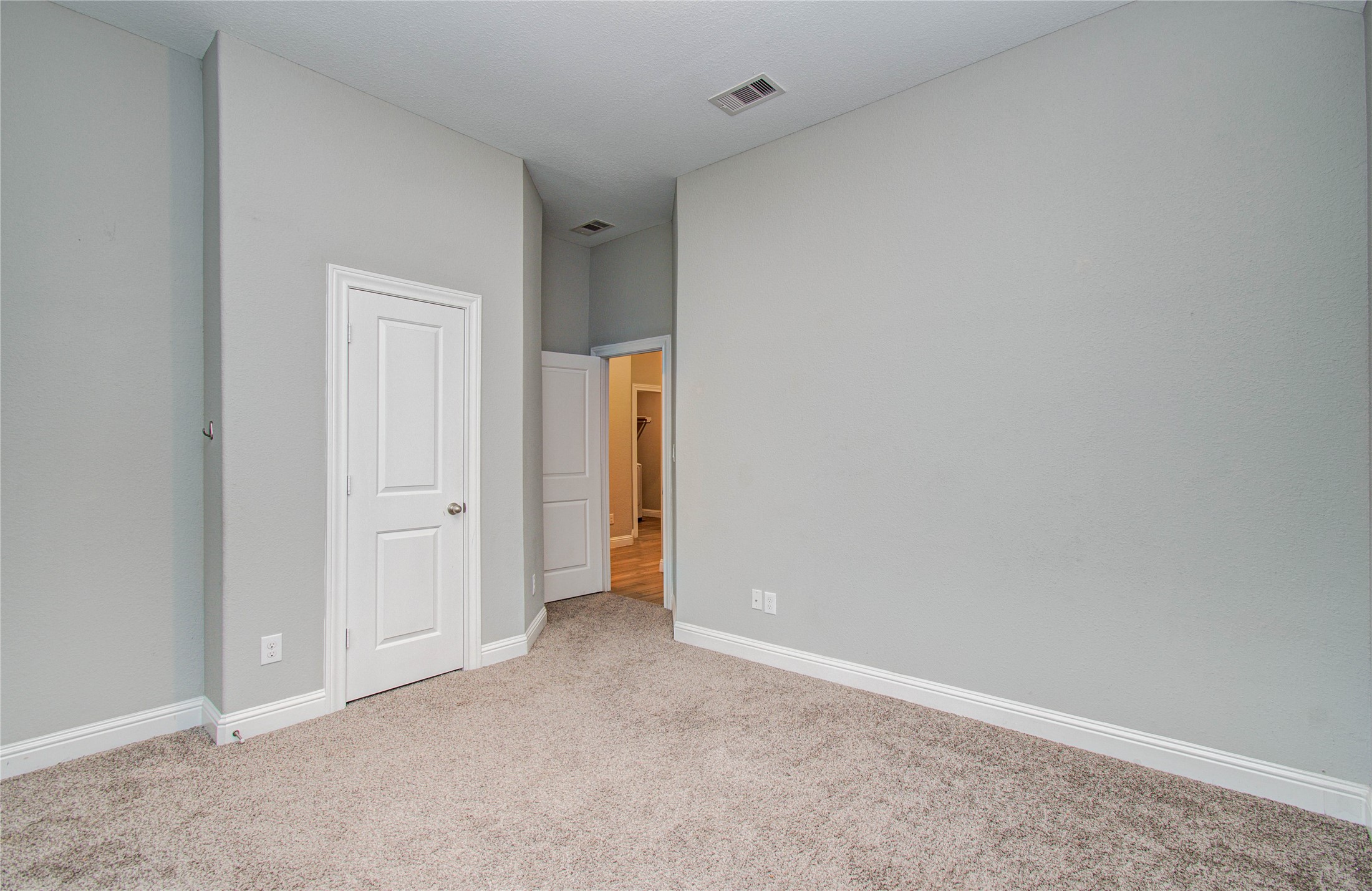 19029 Villa Lane Property Photo 5