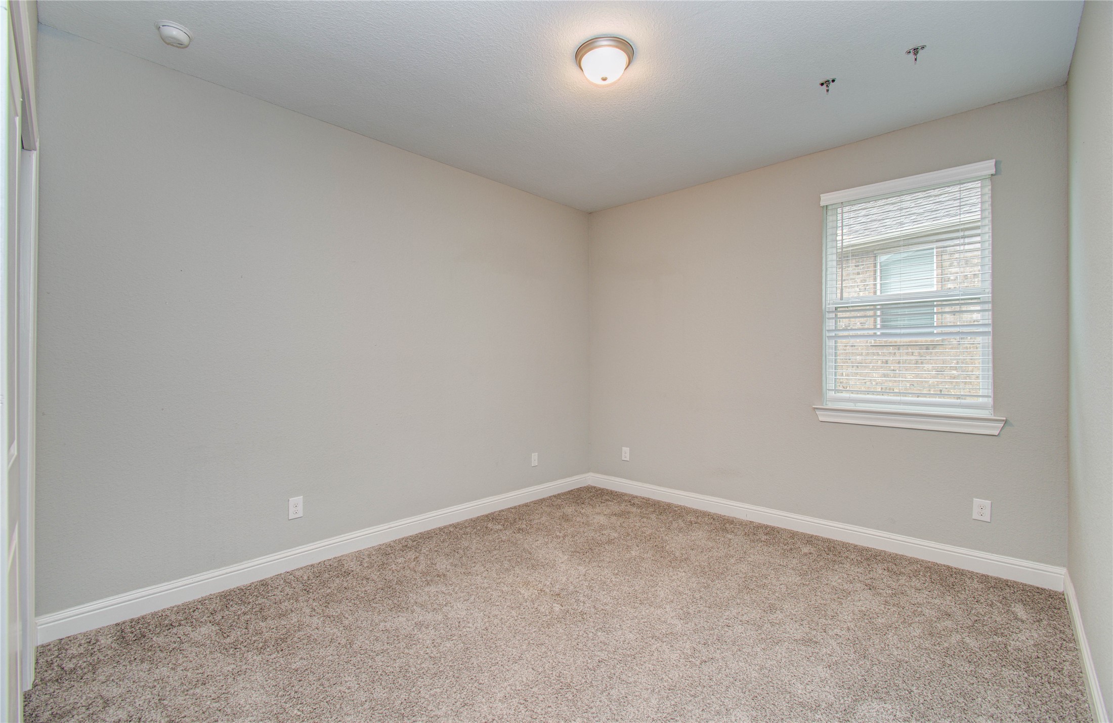 19029 Villa Lane Property Photo 6