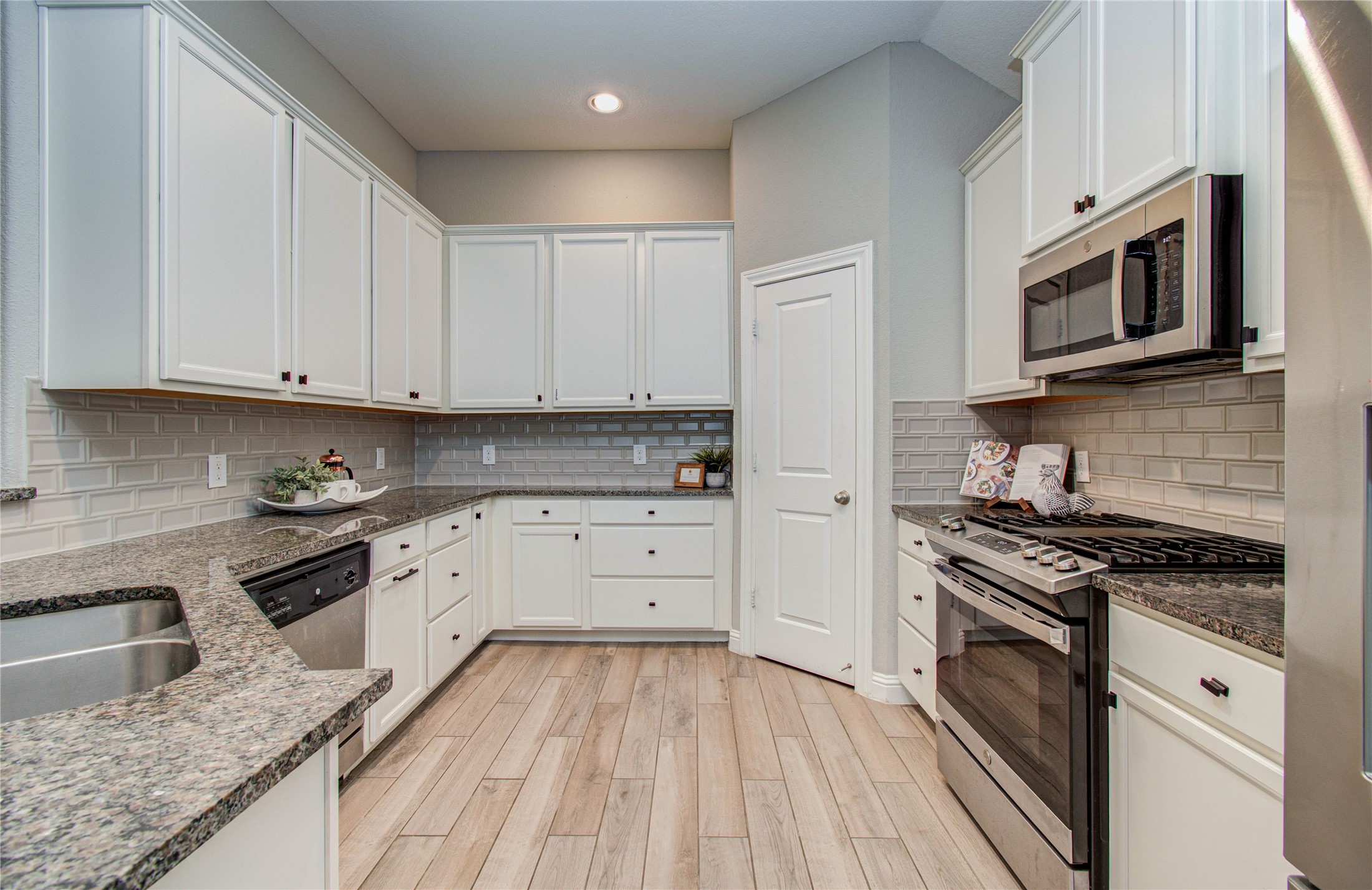 19029 Villa Lane Property Photo 20