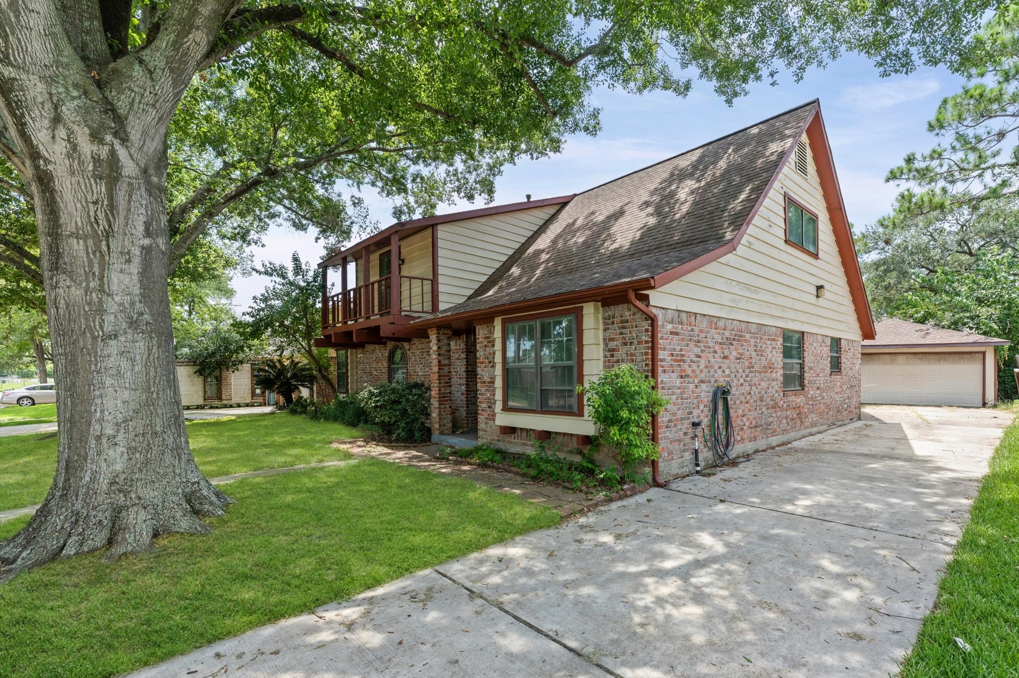 11914 Meadowtrail Lane Property Photo 2
