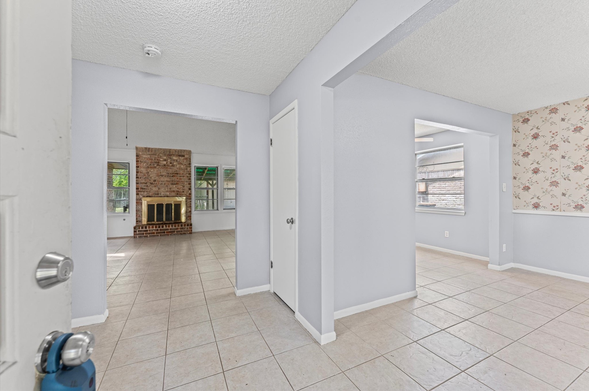 11914 Meadowtrail Lane Property Photo 5
