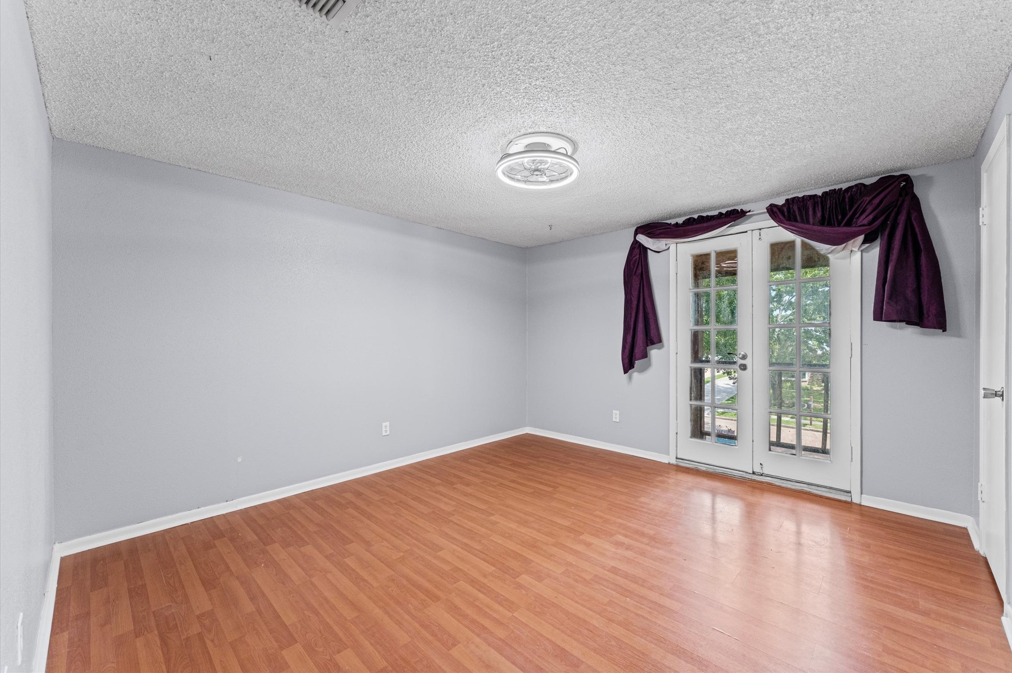 11914 Meadowtrail Lane Property Photo 15