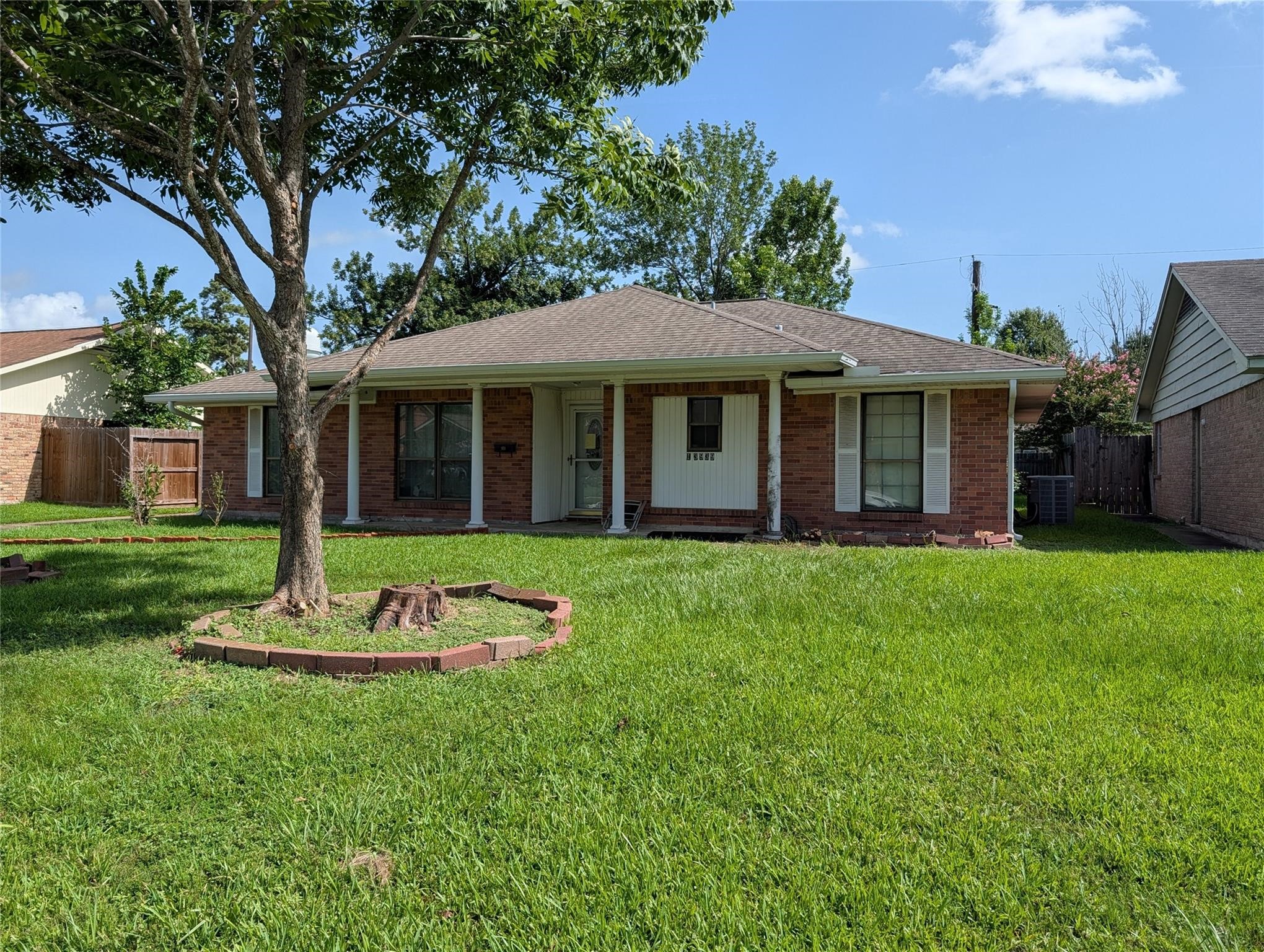 13939 Roundstone Lane