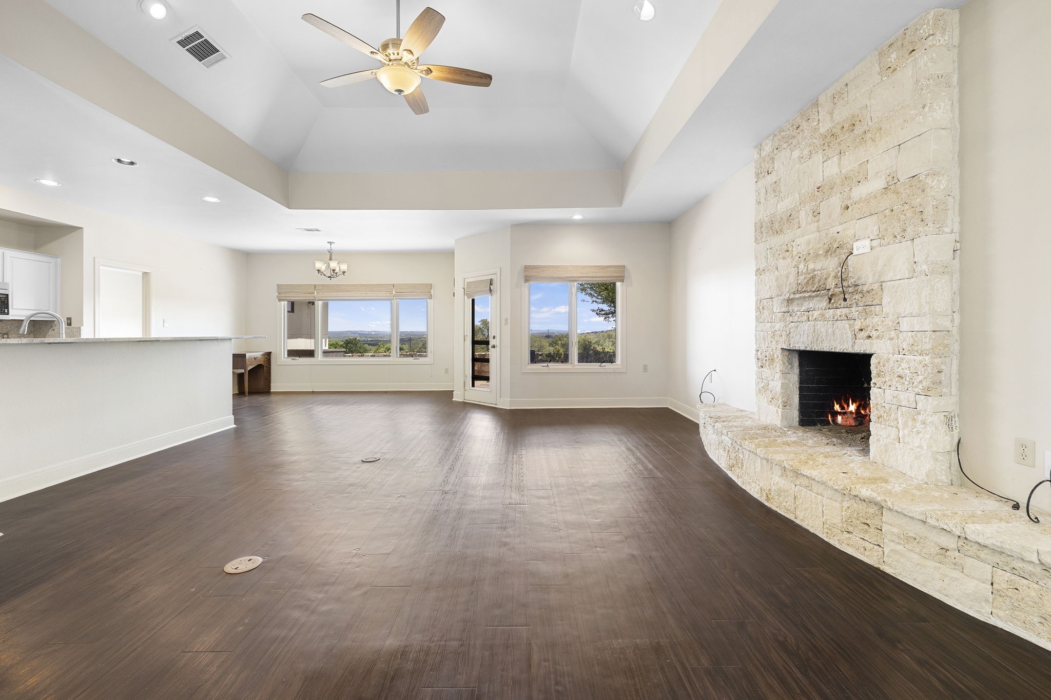 1609 Clubhouse Hill Drive Property Photo 7