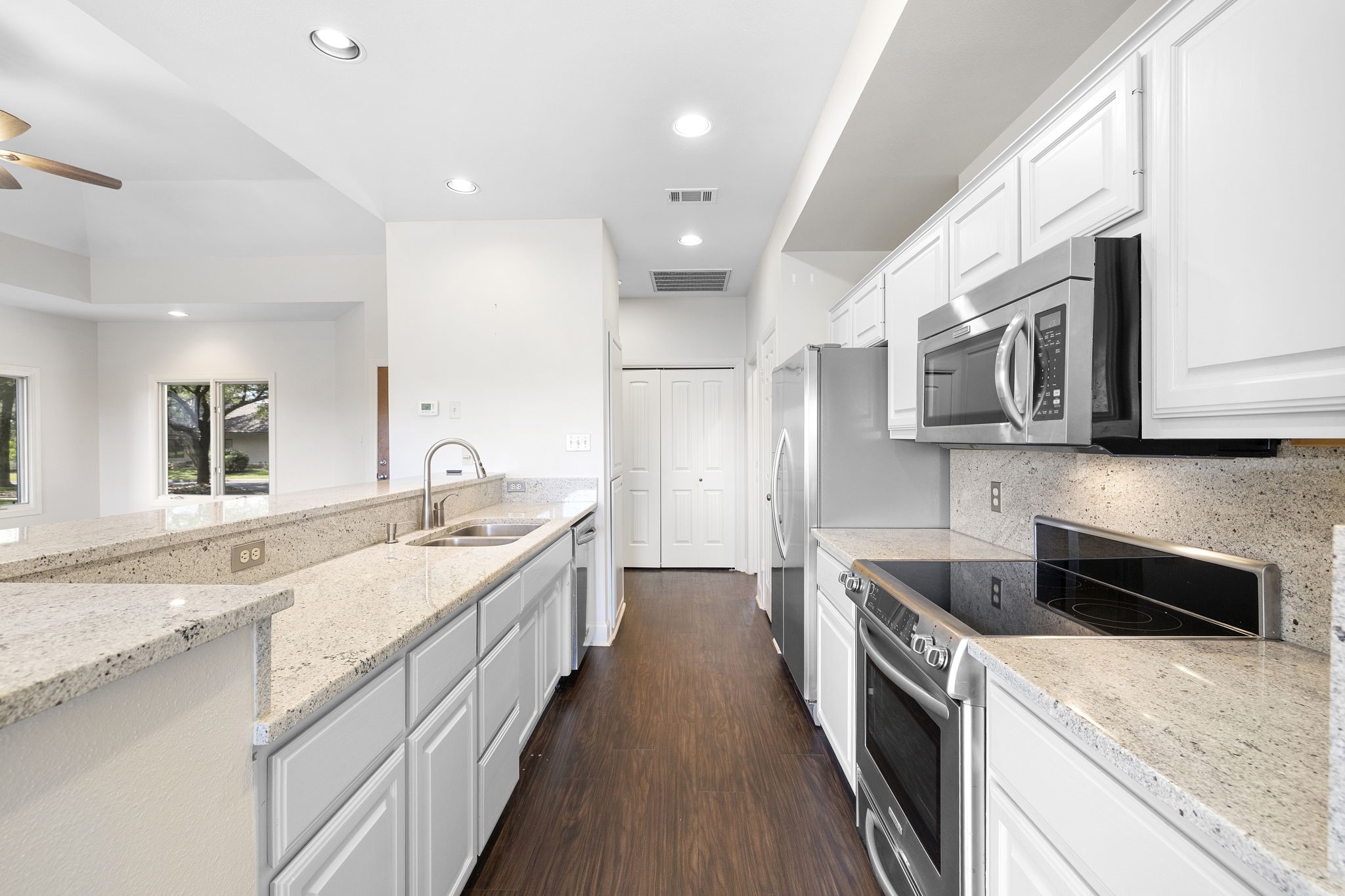 1609 Clubhouse Hill Drive Property Photo 11