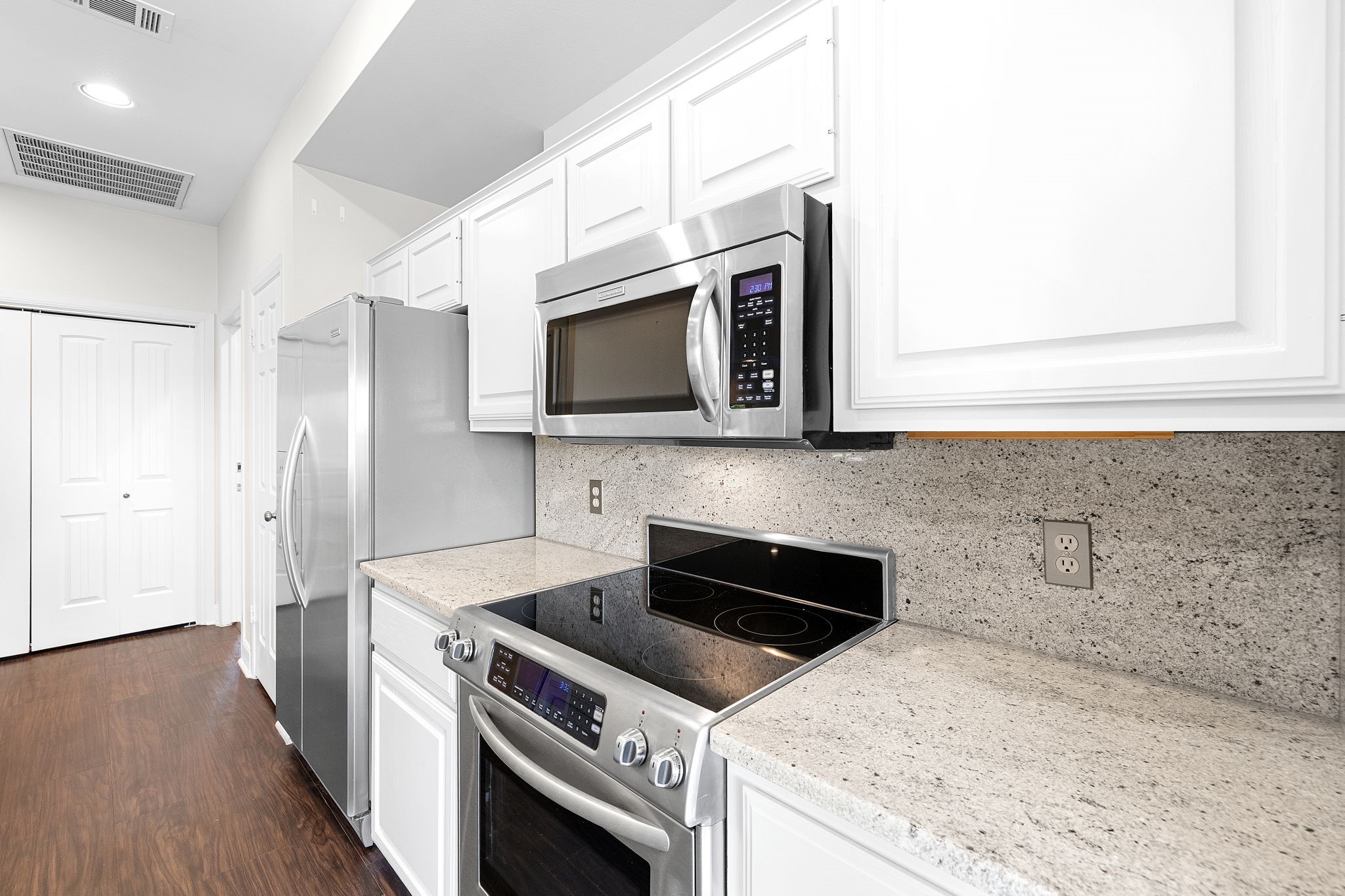 1609 Clubhouse Hill Drive Property Photo 12