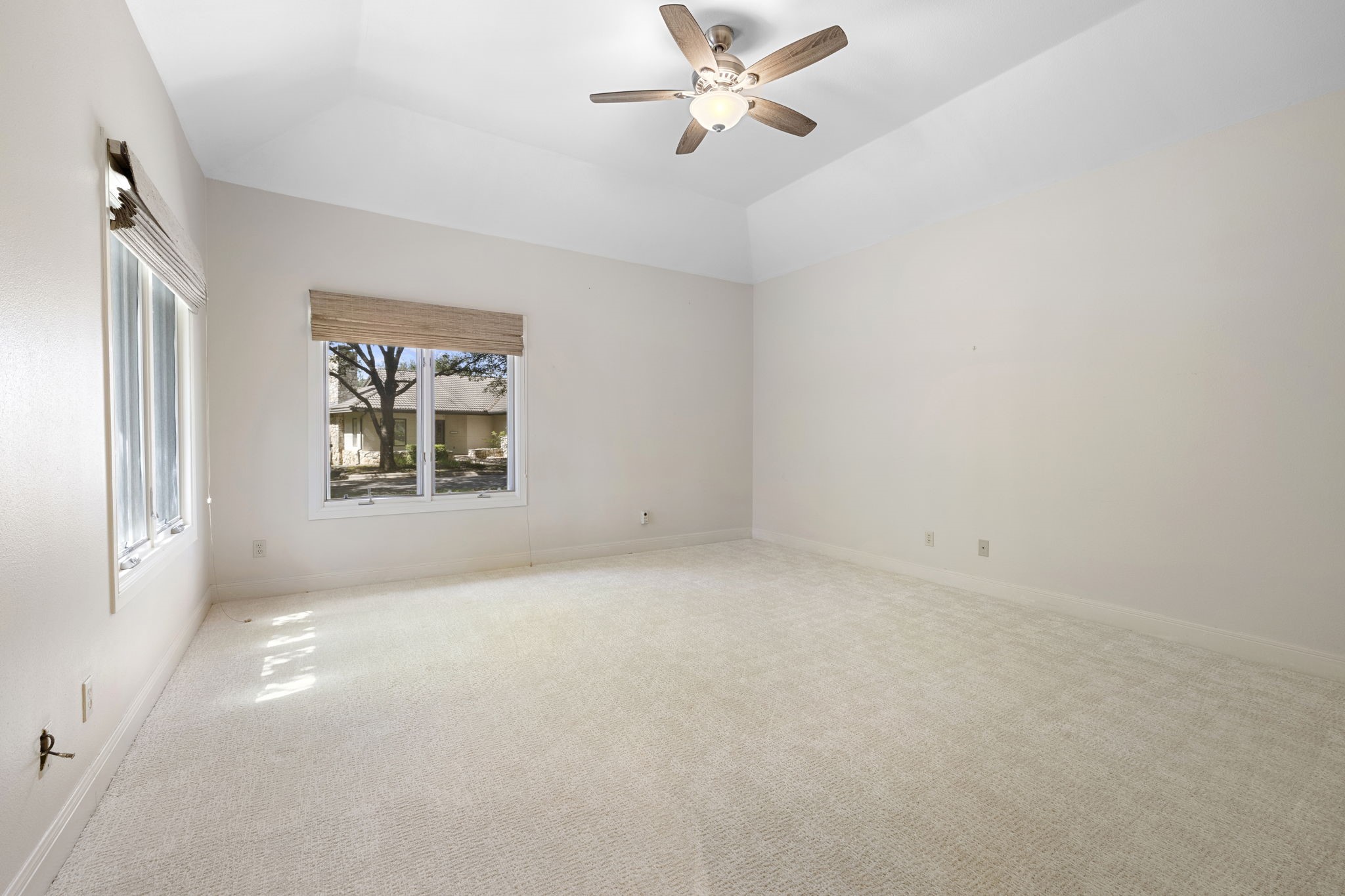 1609 Clubhouse Hill Drive Property Photo 13