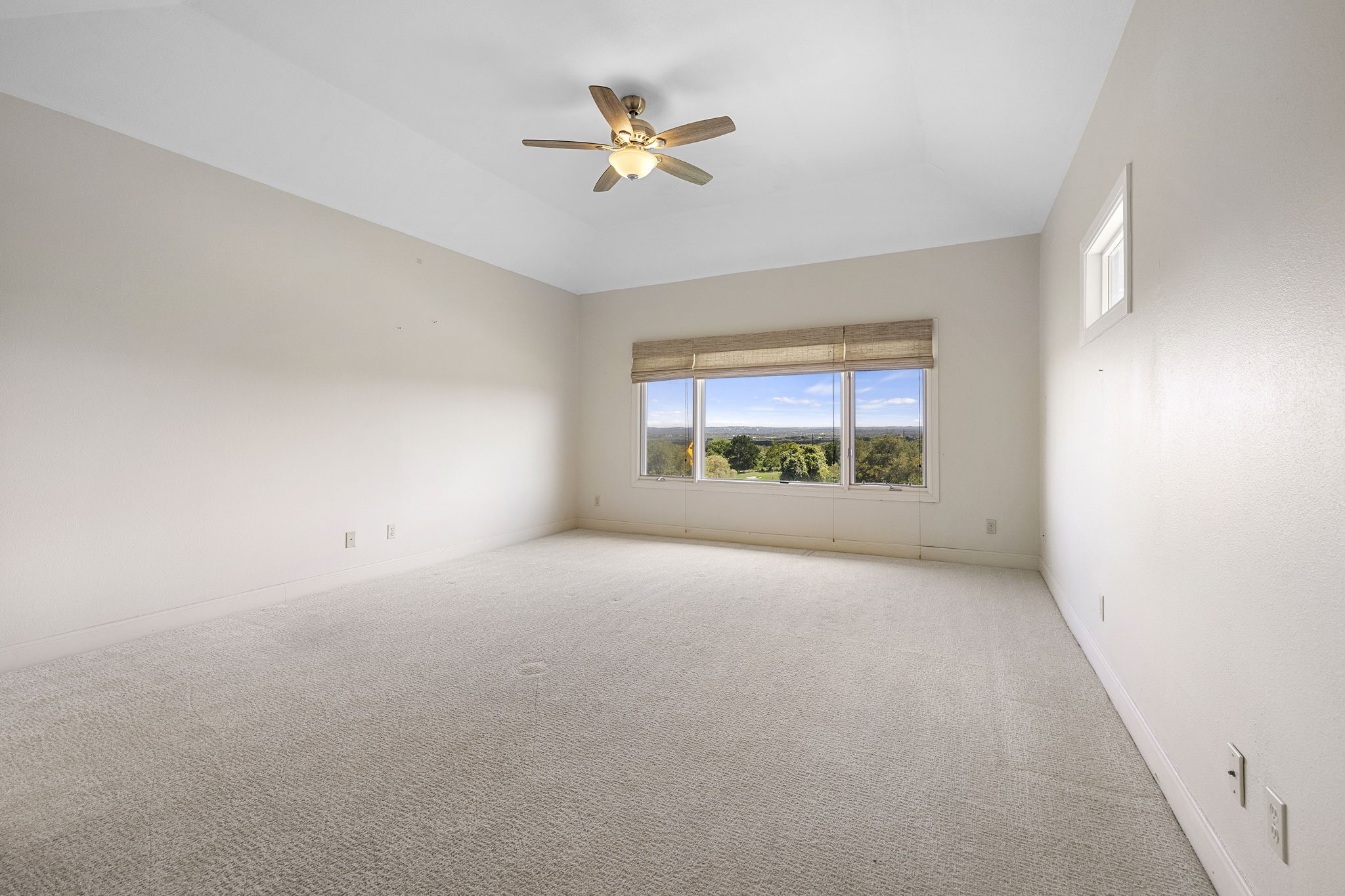 1609 Clubhouse Hill Drive Property Photo 18