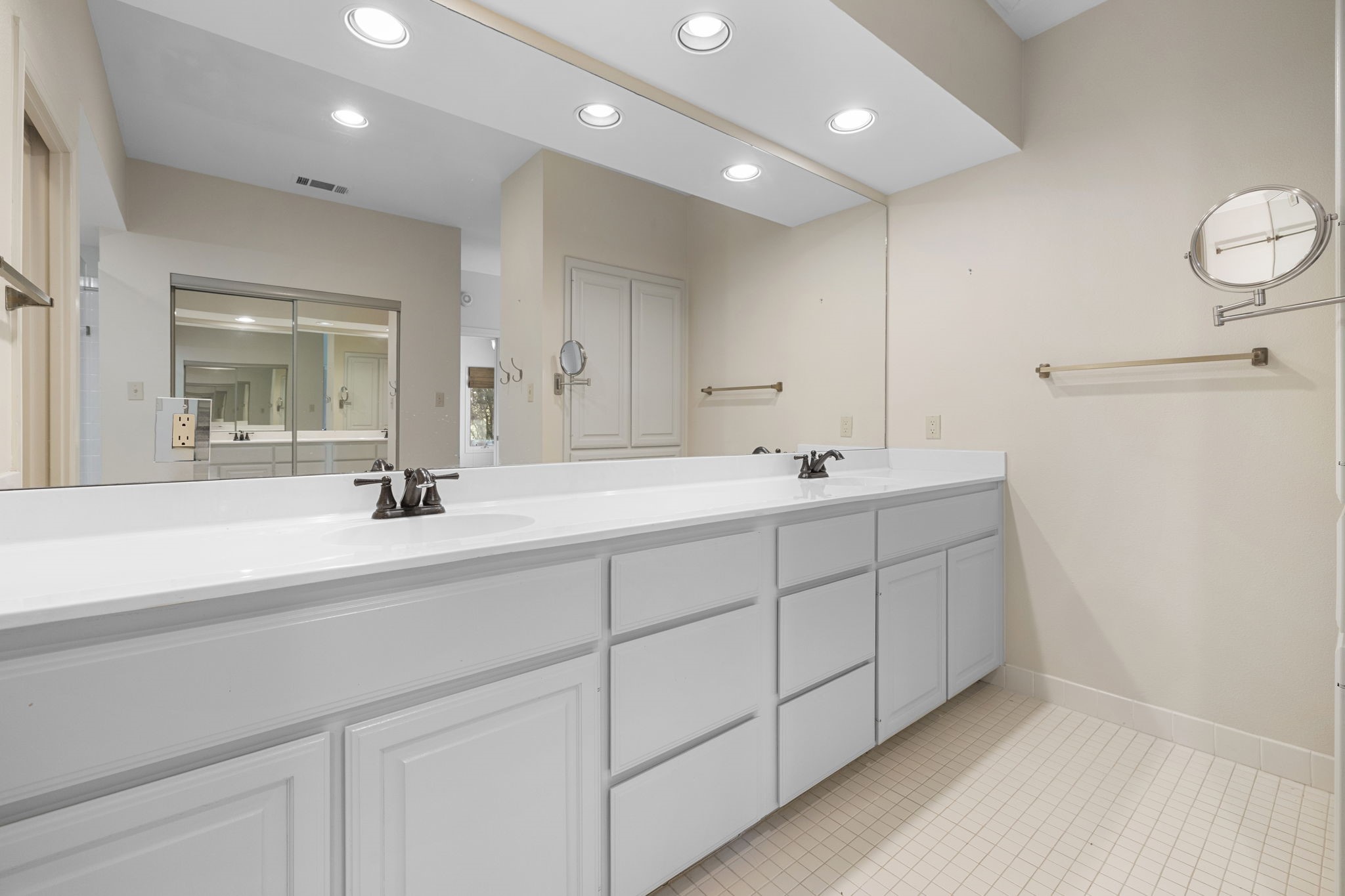 1609 Clubhouse Hill Drive Property Photo 22