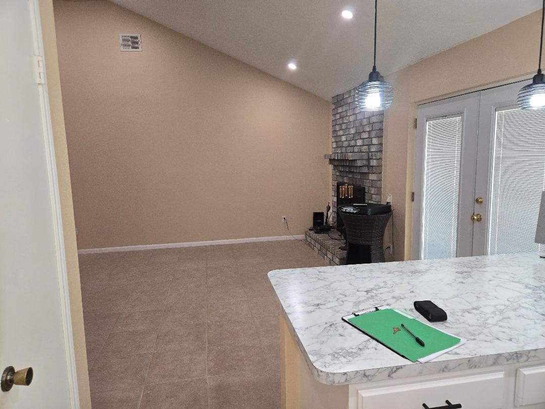 7911 Southmeadow Drive Property Photo 4