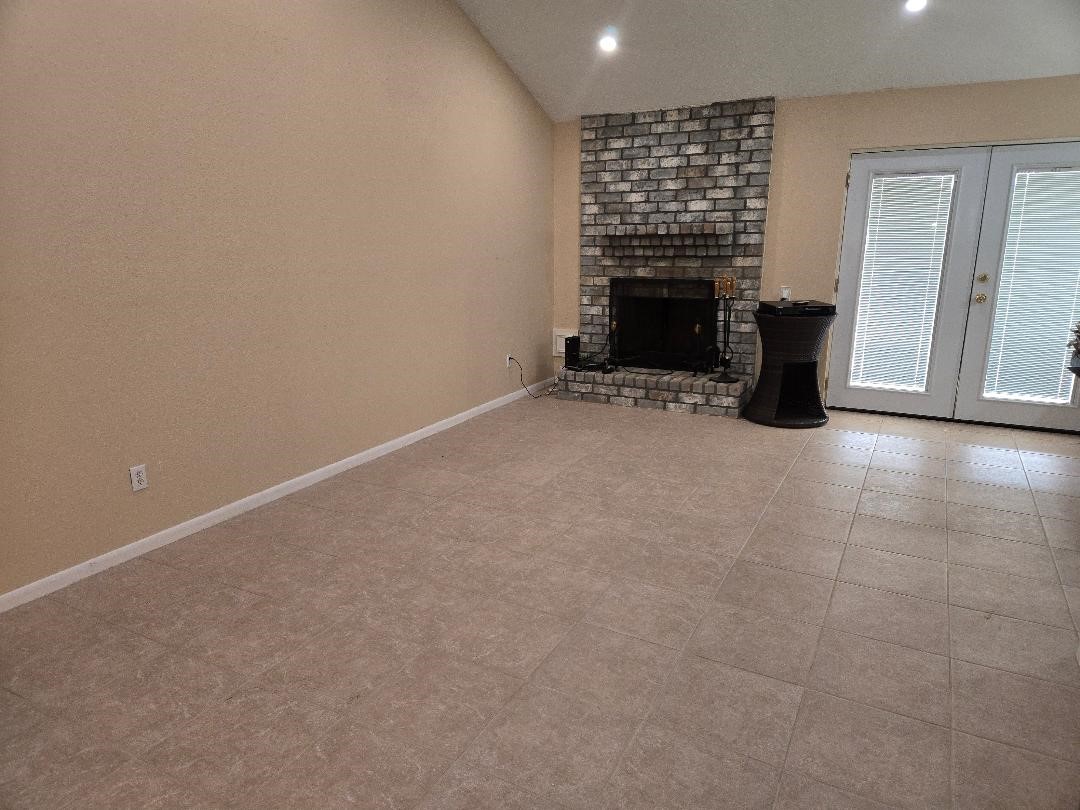 7911 Southmeadow Drive Property Photo 6