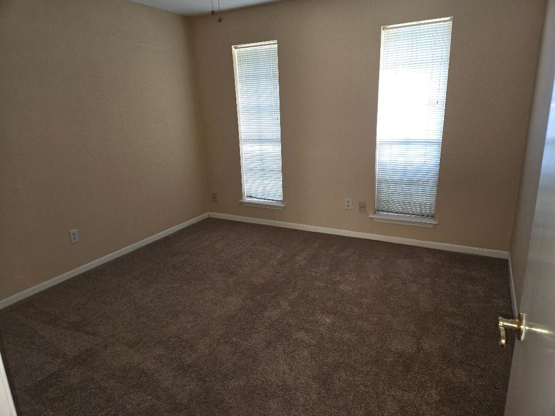7911 Southmeadow Drive Property Photo 9