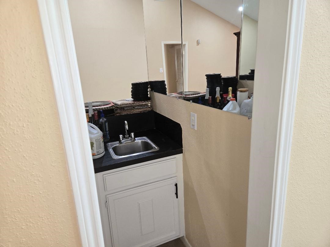 7911 Southmeadow Drive Property Photo 11