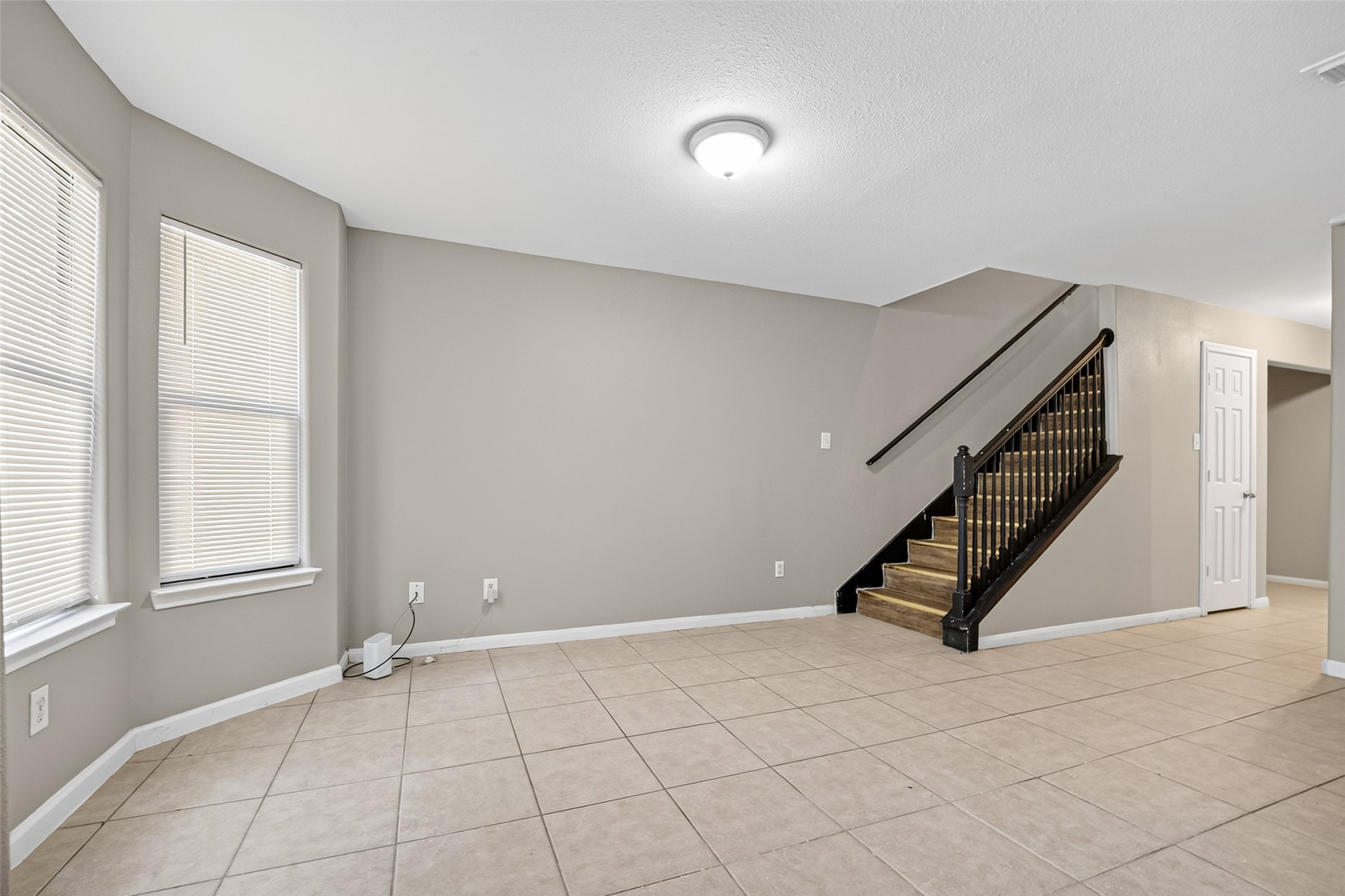 3014 La Estancia Lane Property Photo 3