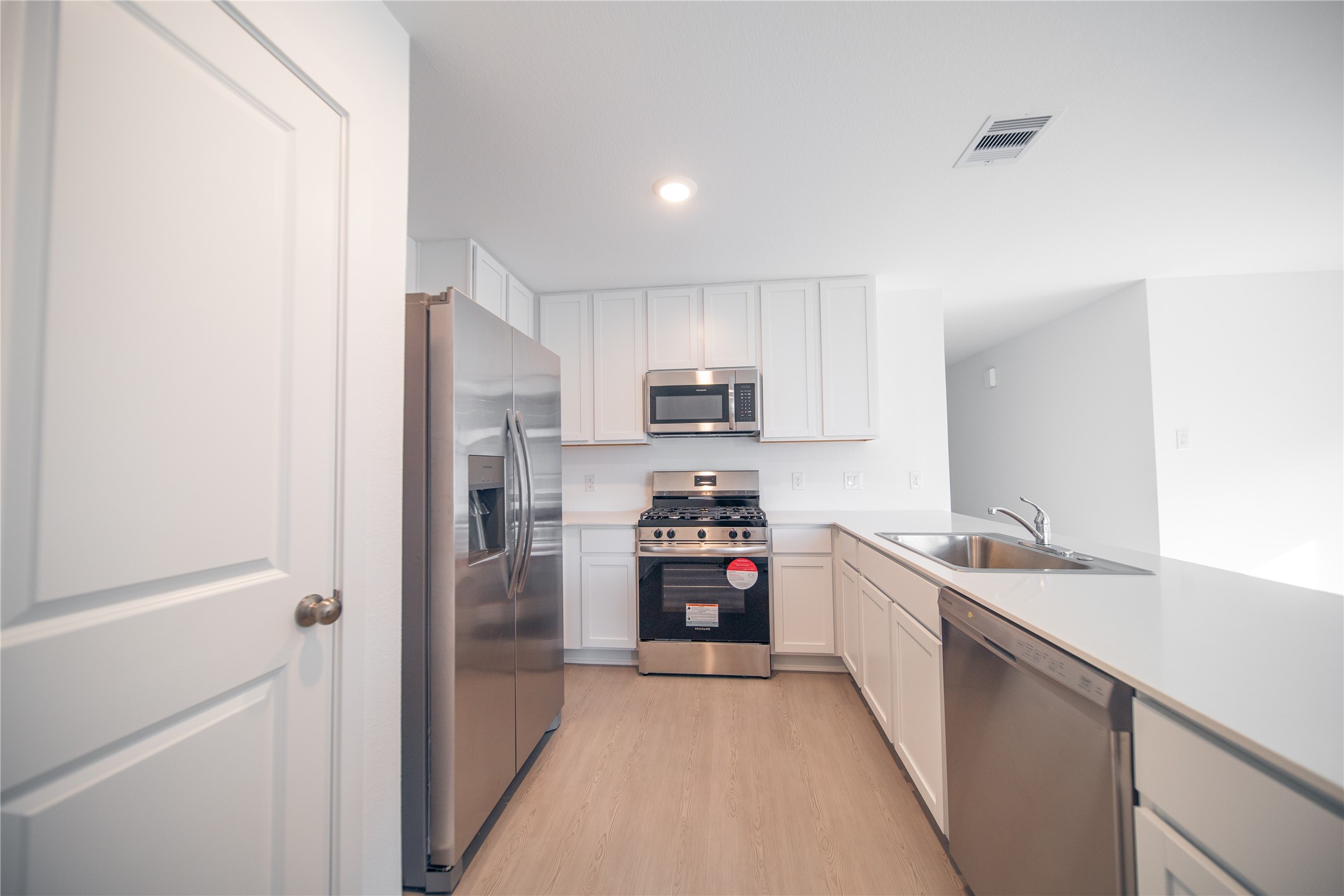 6631 Orange Daylily Lane Property Photo 5