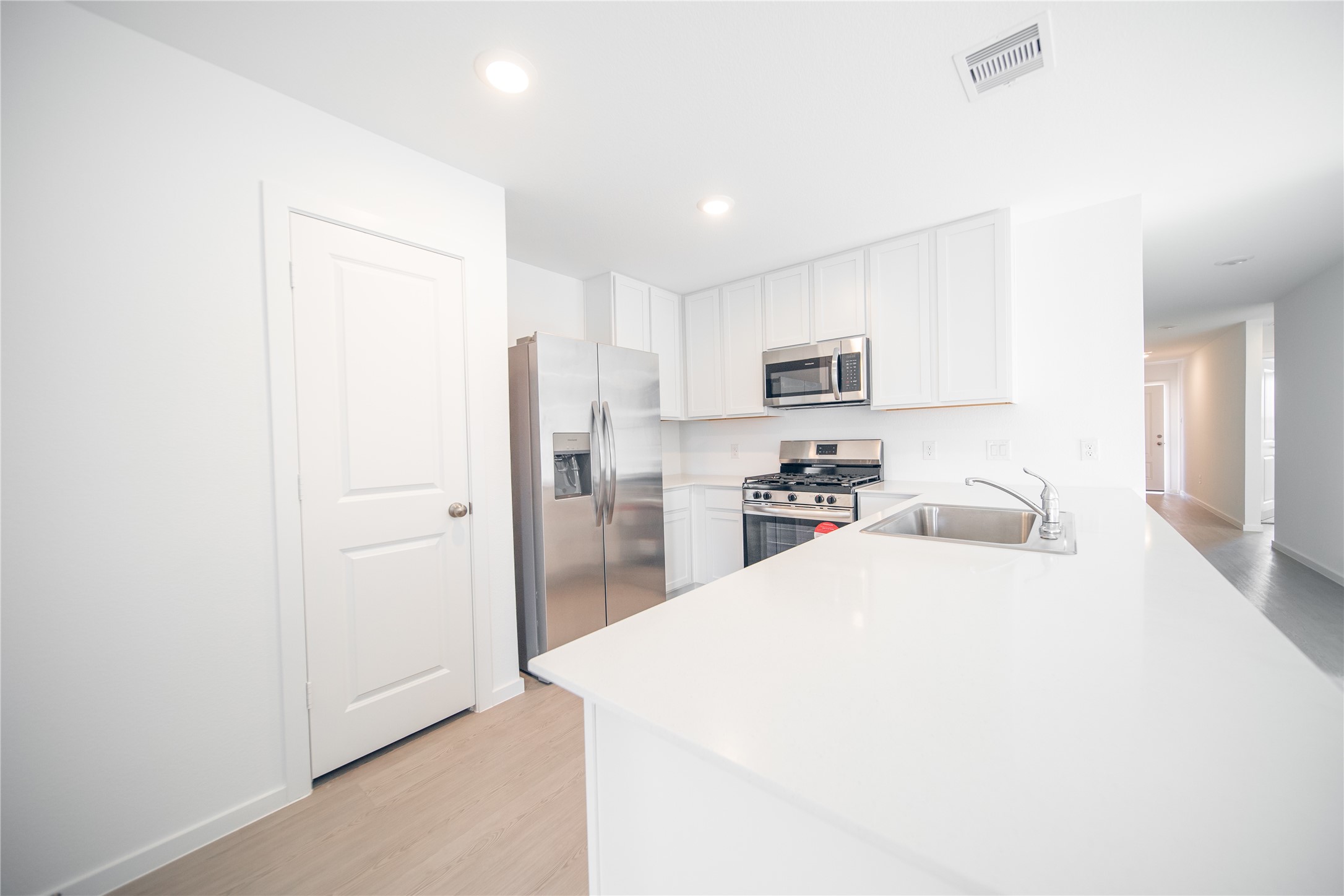 6631 Orange Daylily Lane Property Photo 6