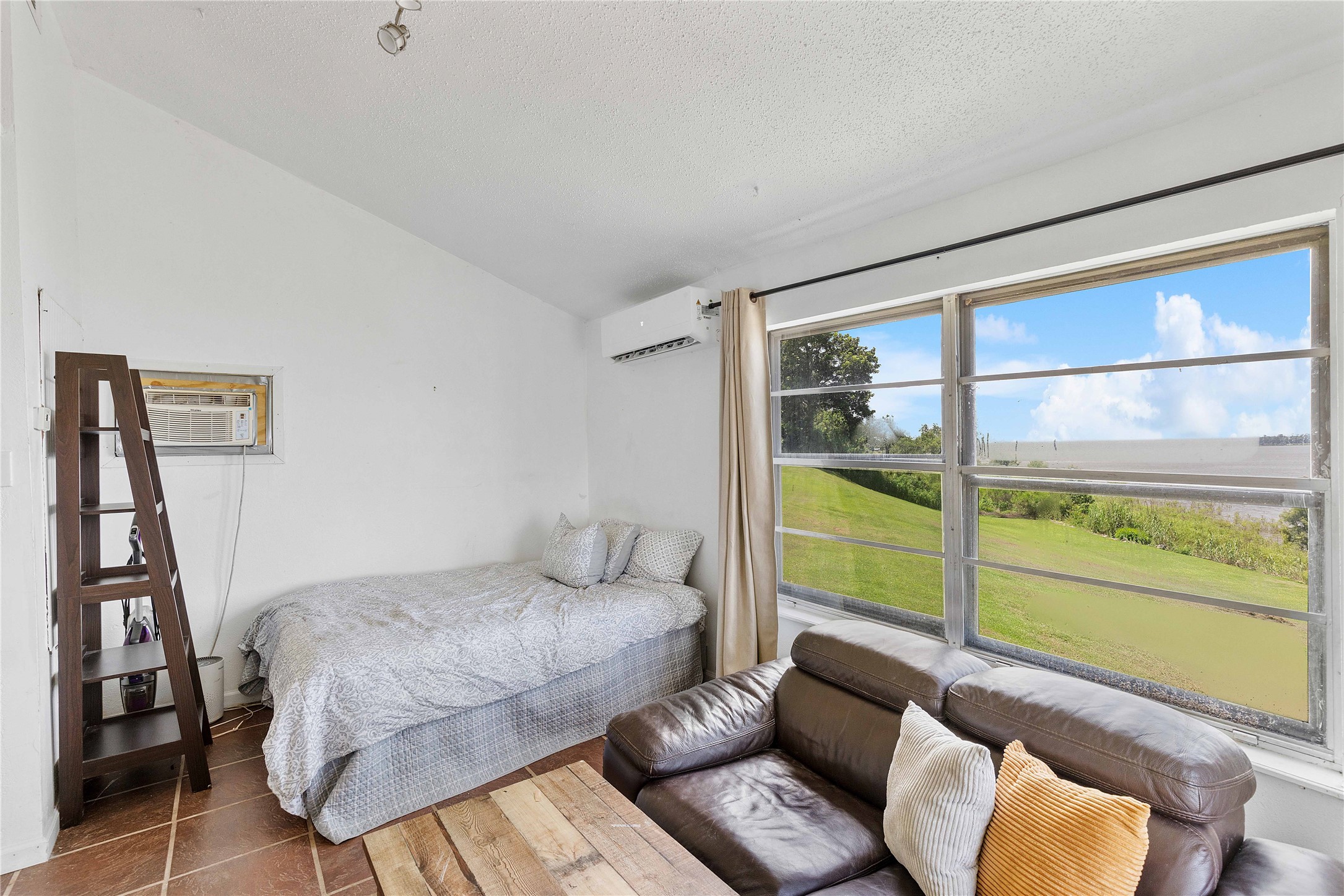 3843 Simon Road Property Photo 34