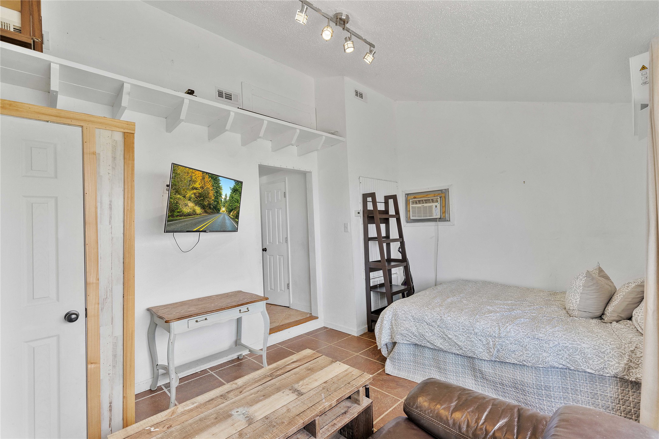 3843 Simon Road Property Photo 37