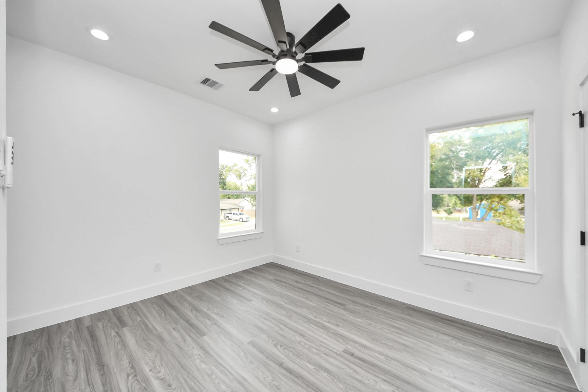 6711 Crestmont Street Property Photo 21